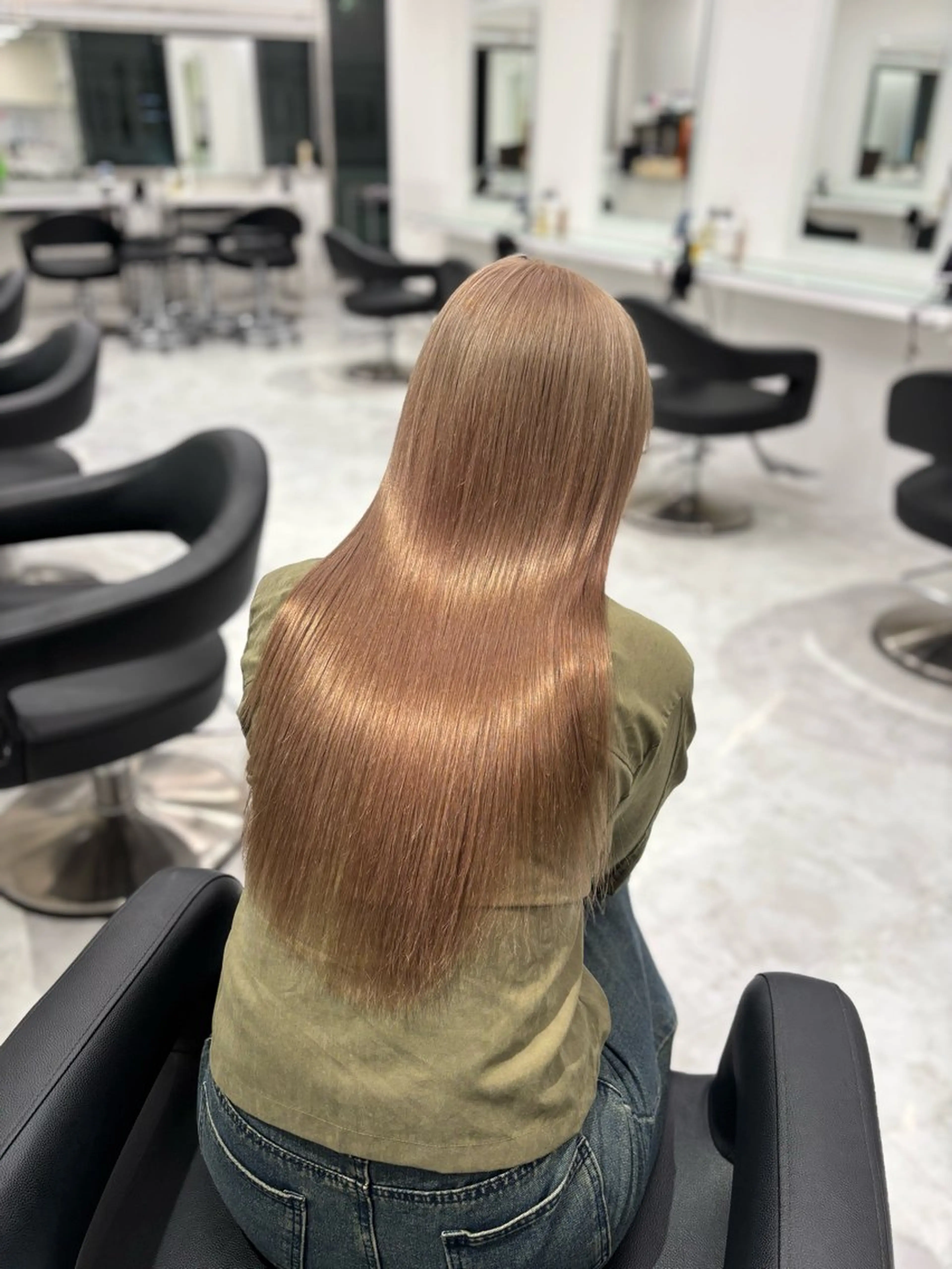 カラー 透け上品ハイトーン 職人ゆうと🤍のヘアスタイル