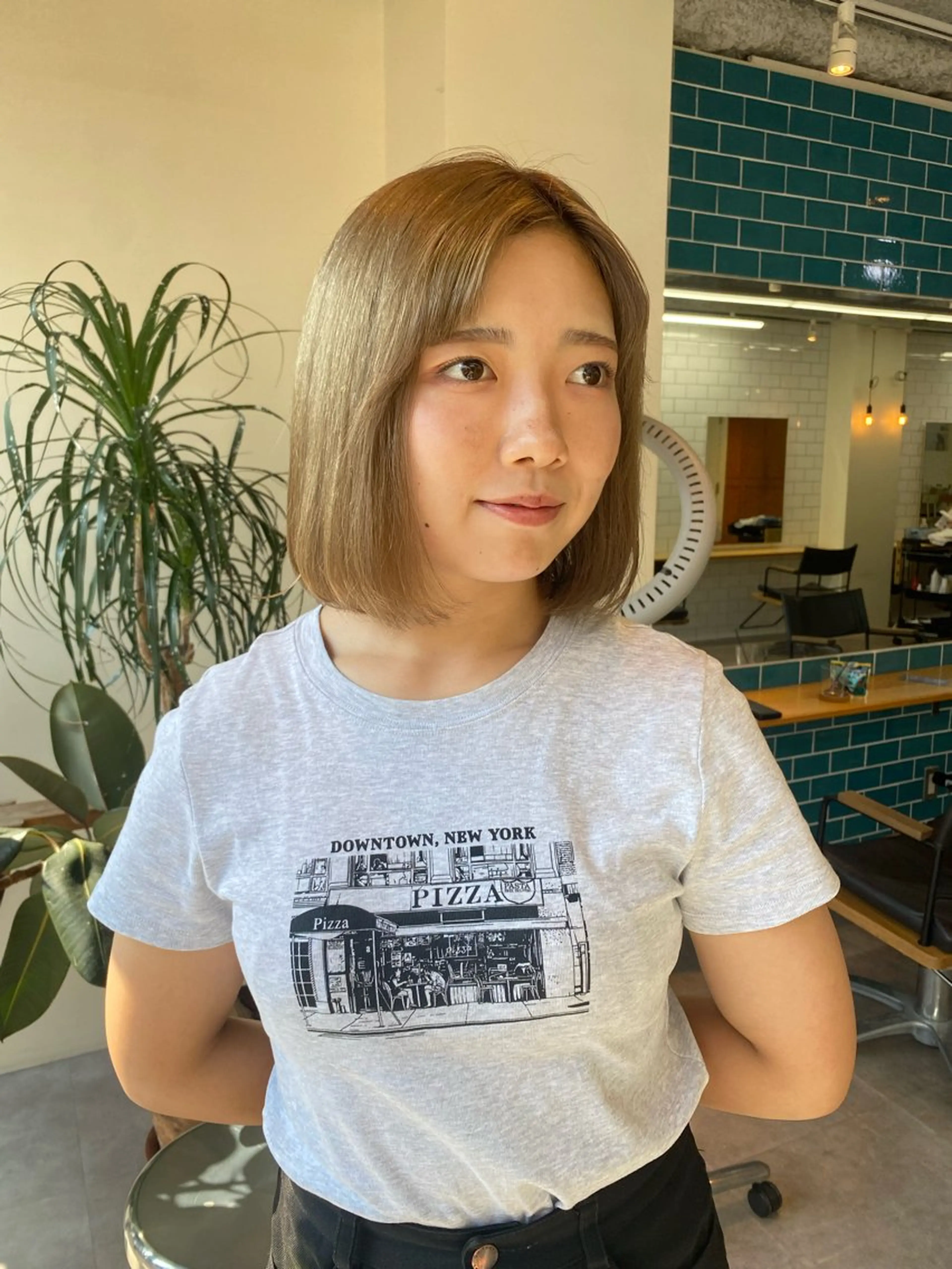 ショート yumeka🩶ボブ 暖色/透け感カラーのヘアスタイル