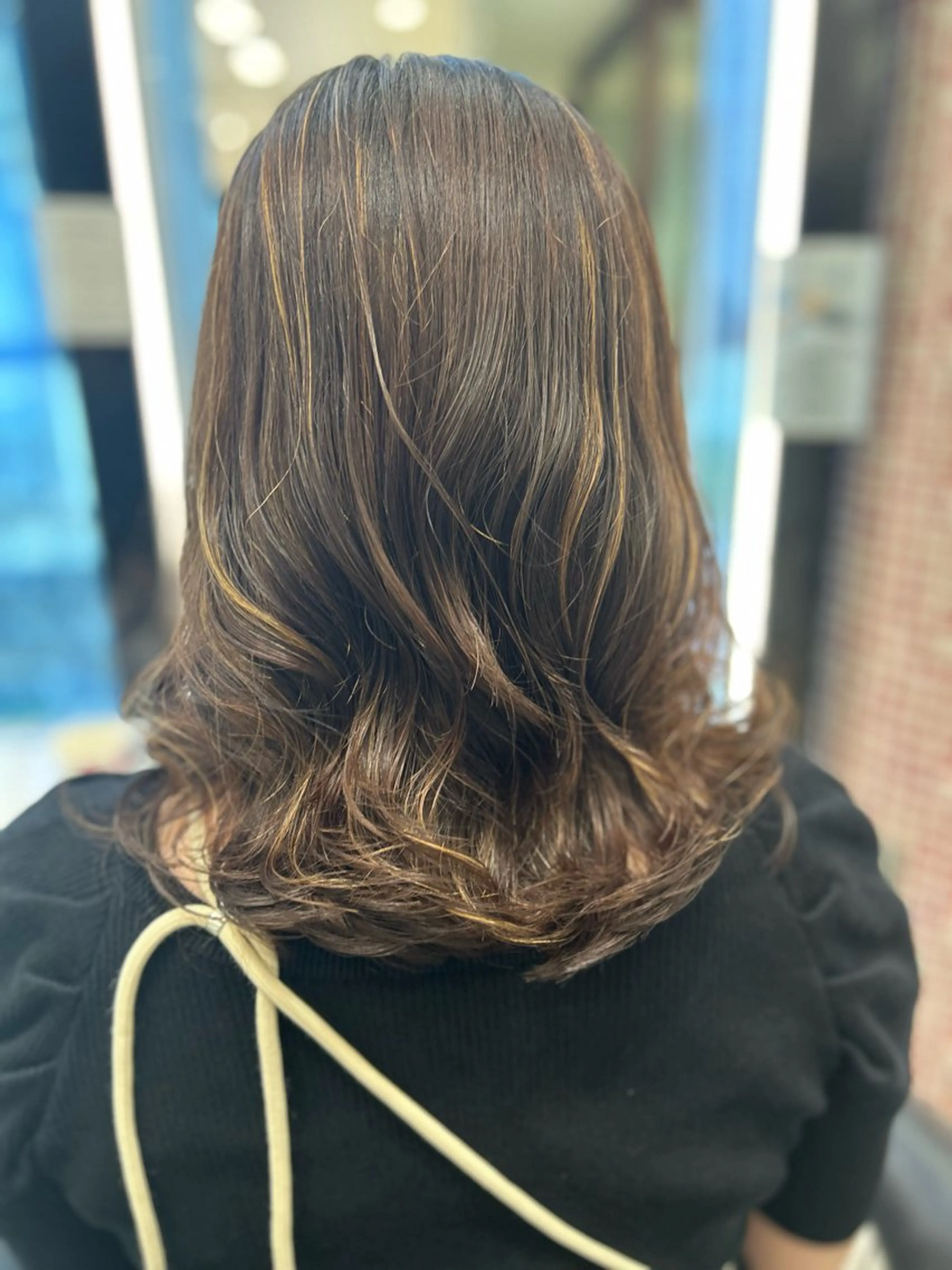 ミディアム パーマ カット パーマ コテ巻き風パーマ✨ 韓国ヘア🤎近下菜央のヘアスタイル