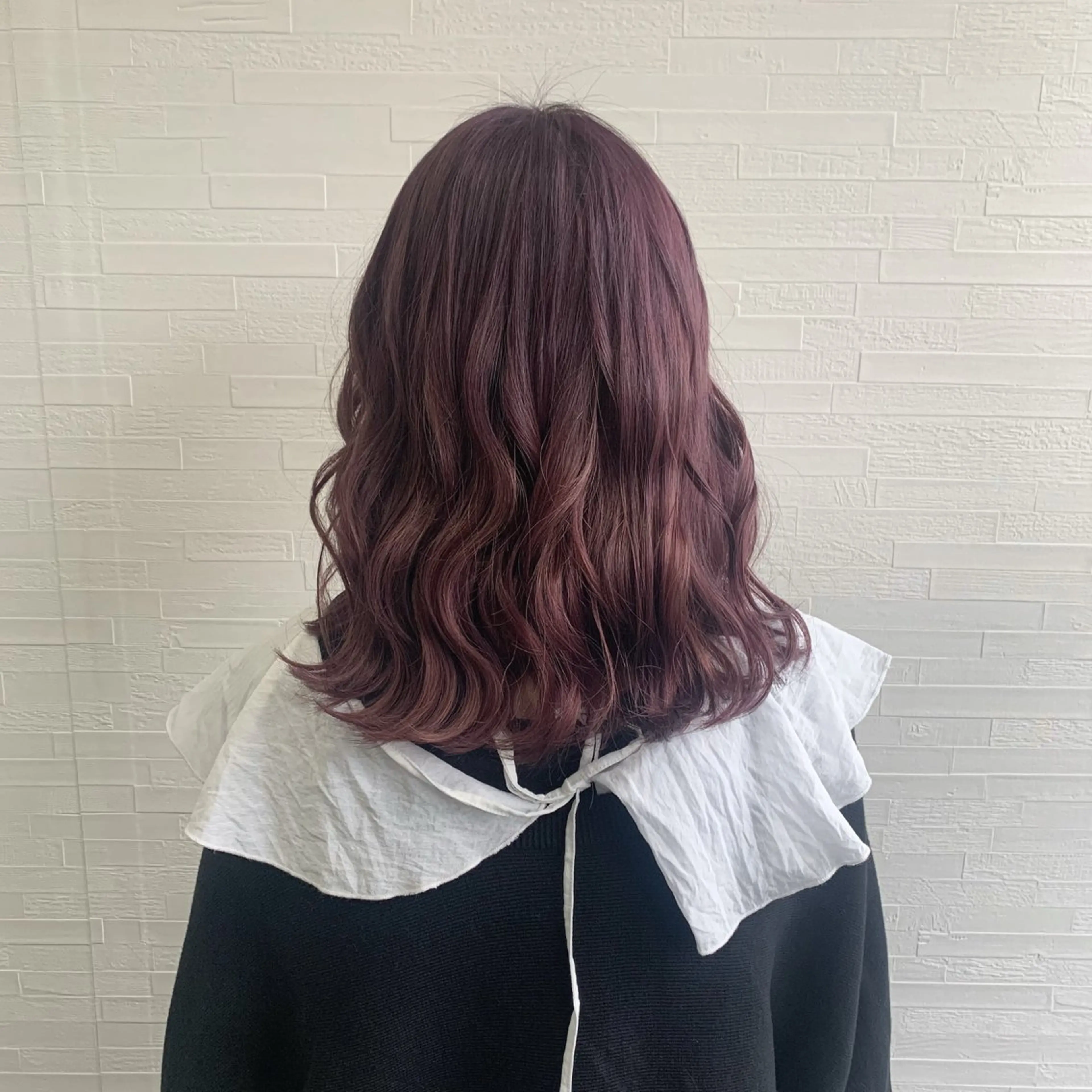 セミロング カラー レッドカラー 山田 明のヘアスタイル