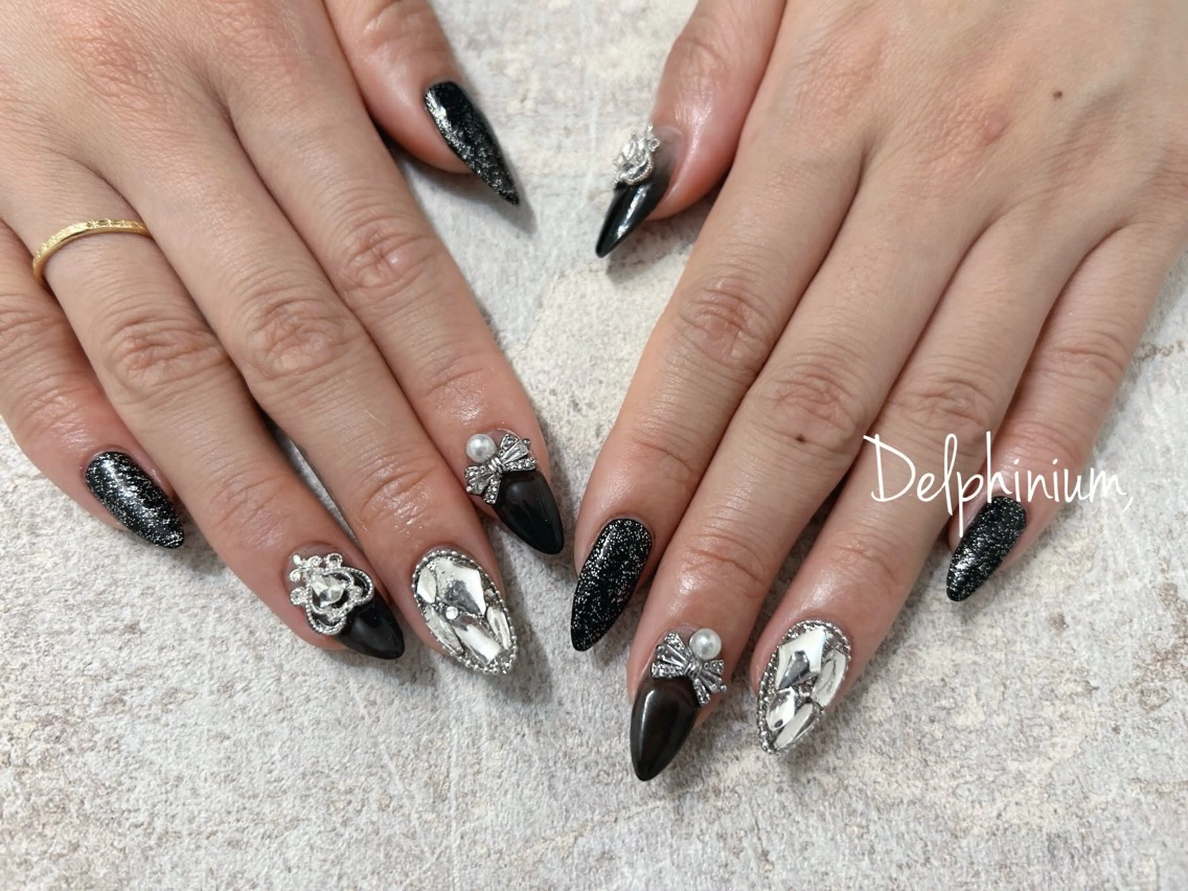 ネイル 持ち込み ハンドネイル 岡本 友恵のネイルデザイン