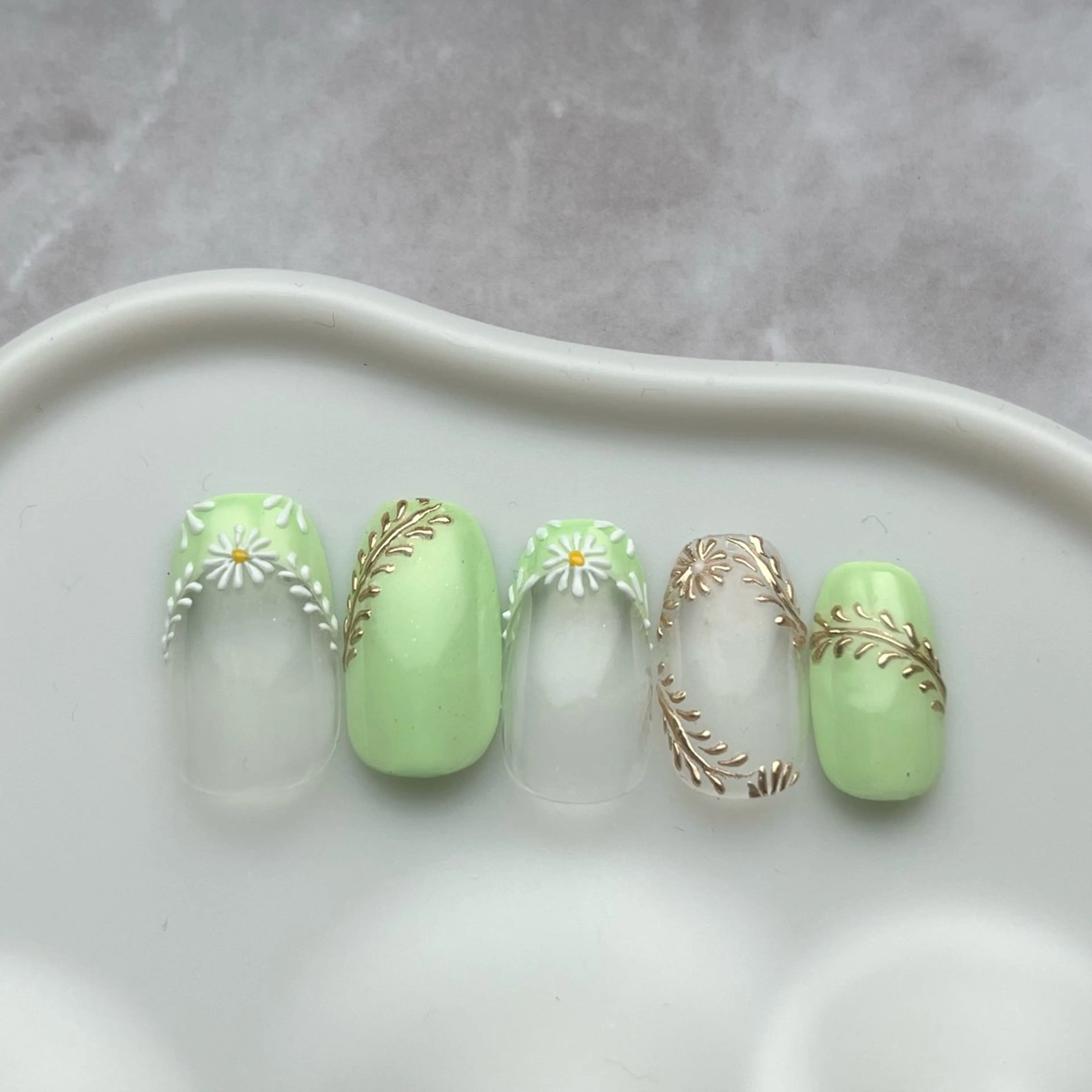 ネイル アートネイル フレンチネイル ハンドネイル nail salon Reversiのネイルデザイン