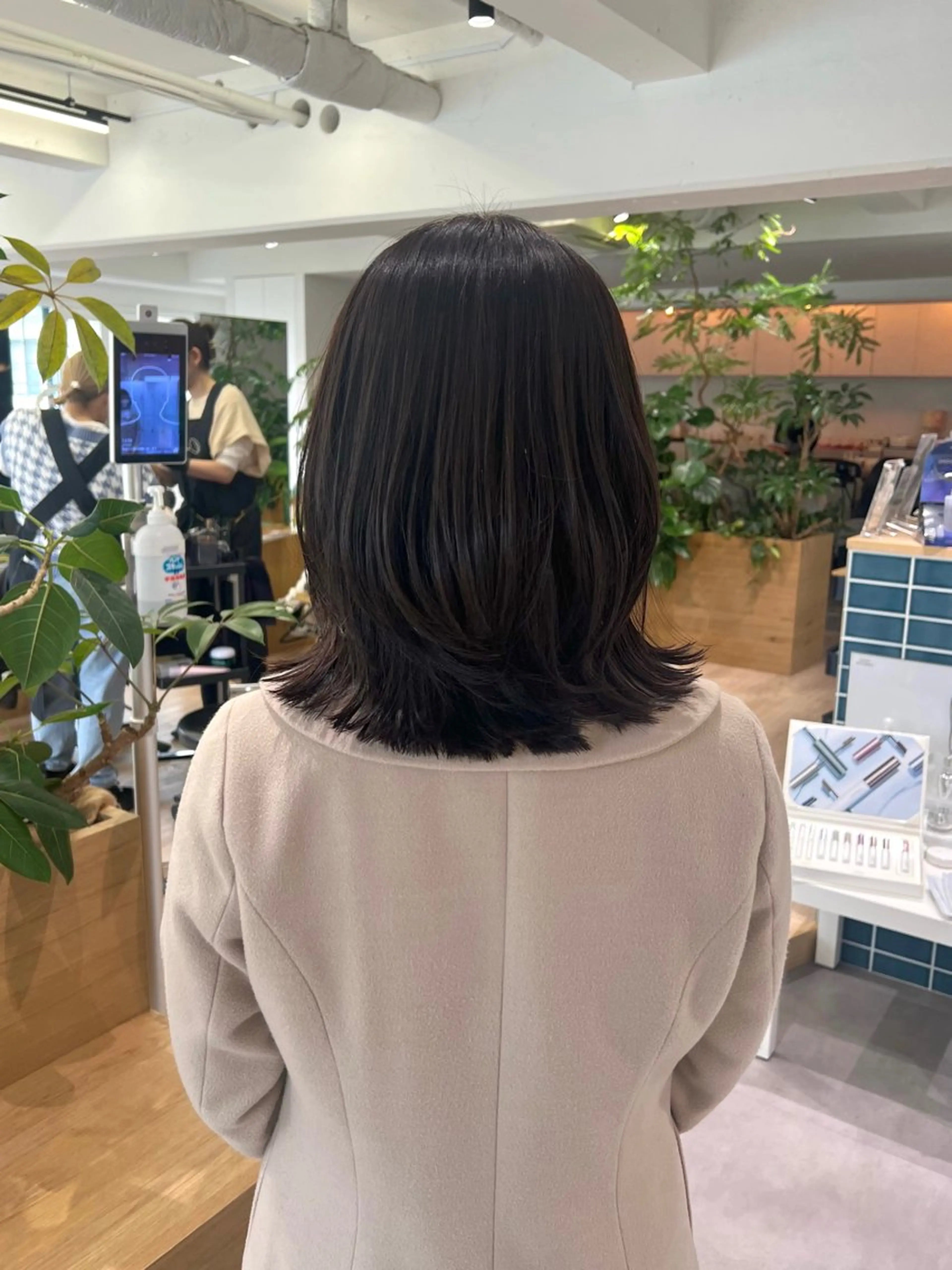 セミロング カット ヘアカラー トリートメント 田中 愛梨のヘアスタイル