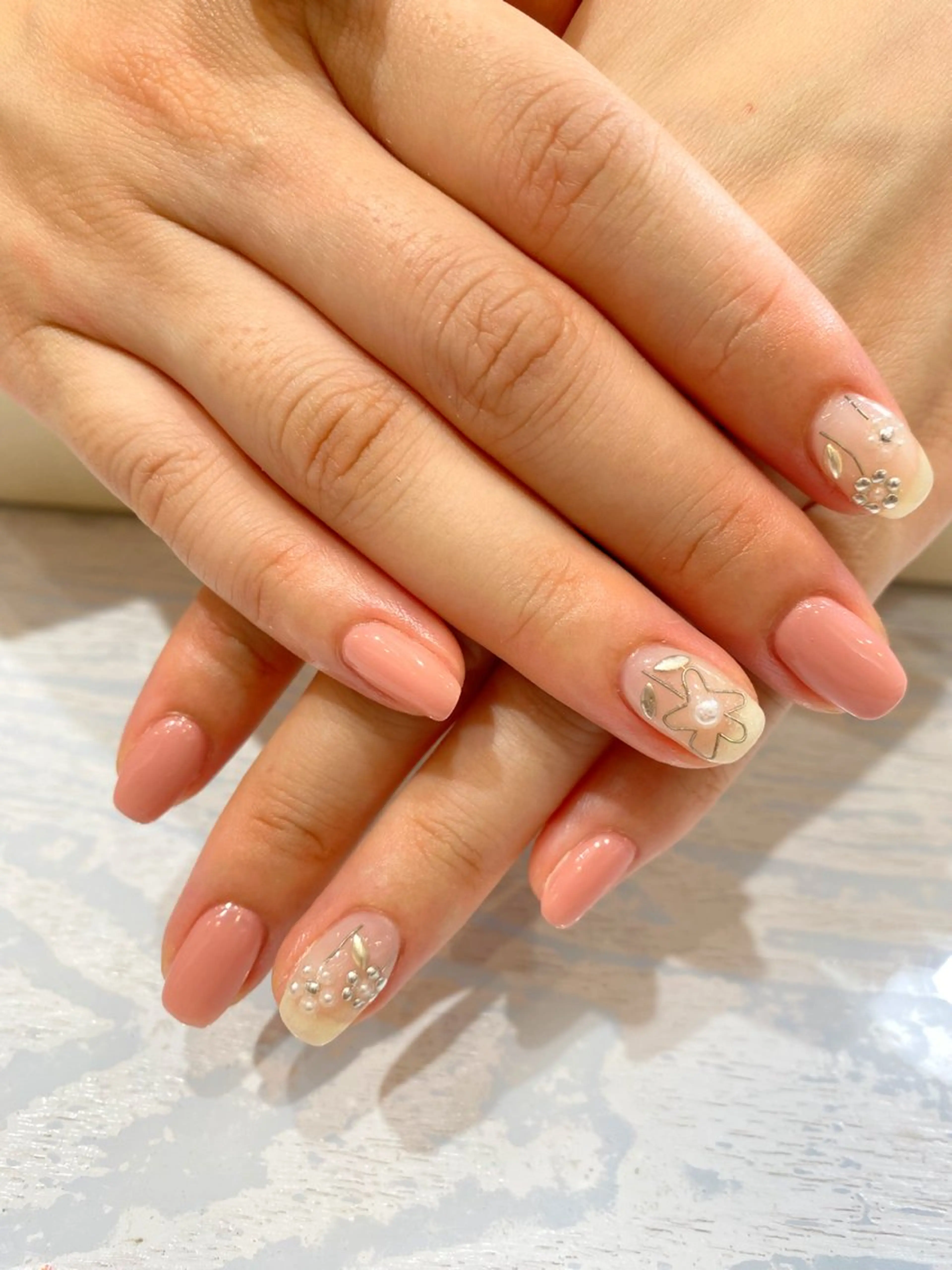 ネイル アートネイル シンプルネイル Nest 岩崎のネイルデザイン