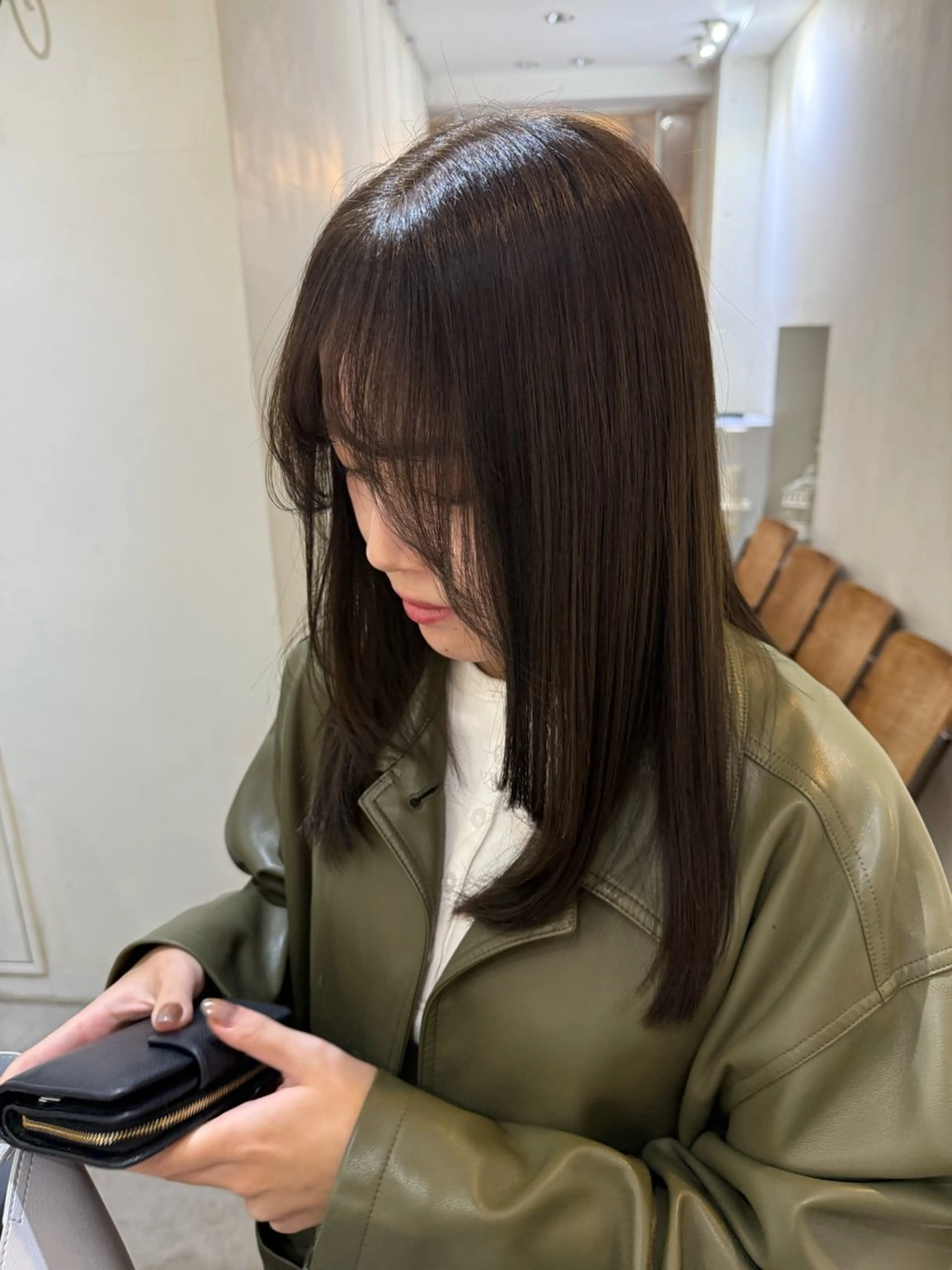 ロング カラー グレージュ オリーブグレージュ オリーブグレー ヘアカラー トリートメント MINX aoyama所属・荻野 宗一郎のヘアスタイル