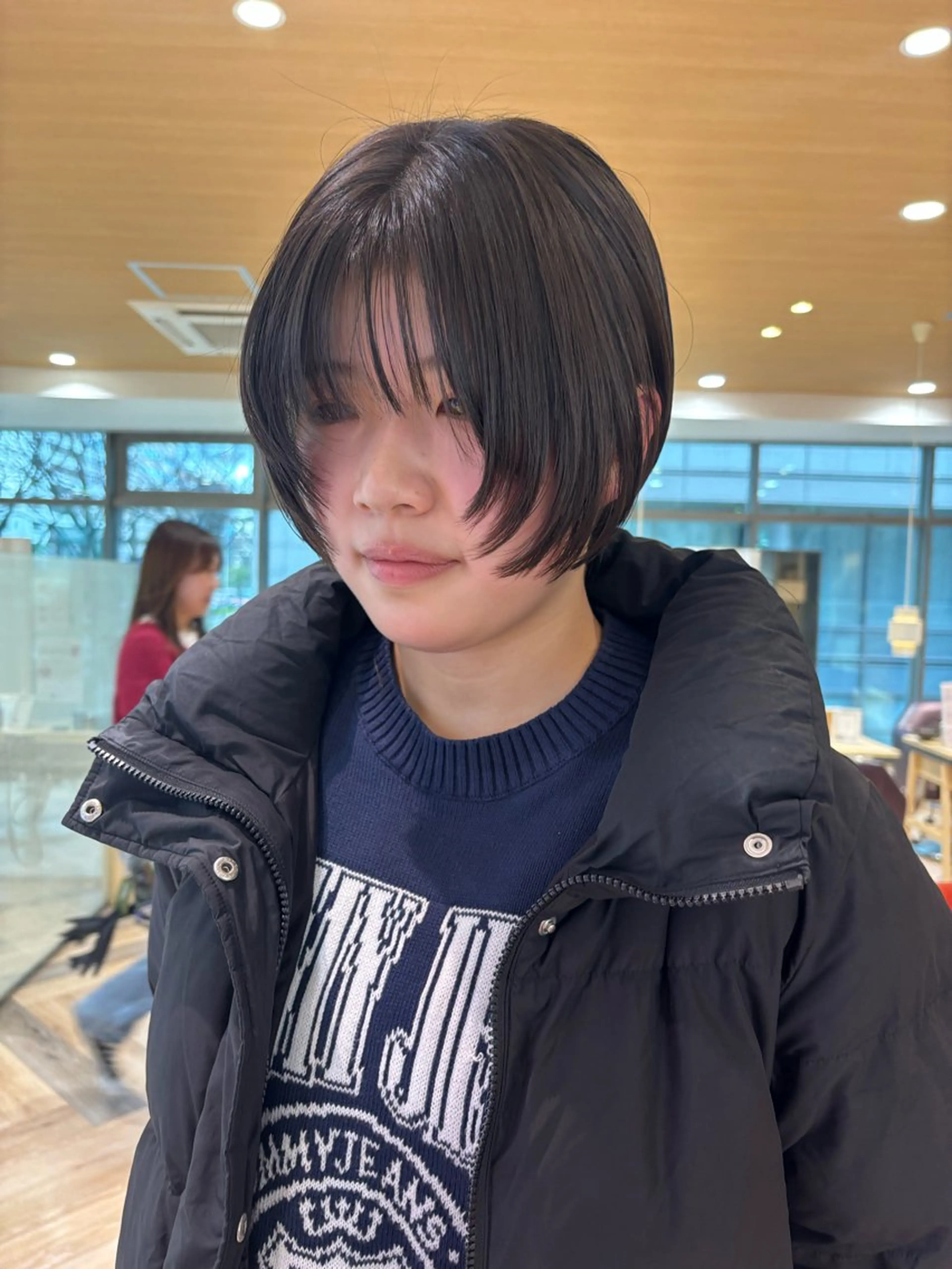 ショート 顔まわりレイヤー 顔周りカット レイヤーカット カット ゆい/パーマ/レイヤ ー/似合わせカラーのヘアスタイル