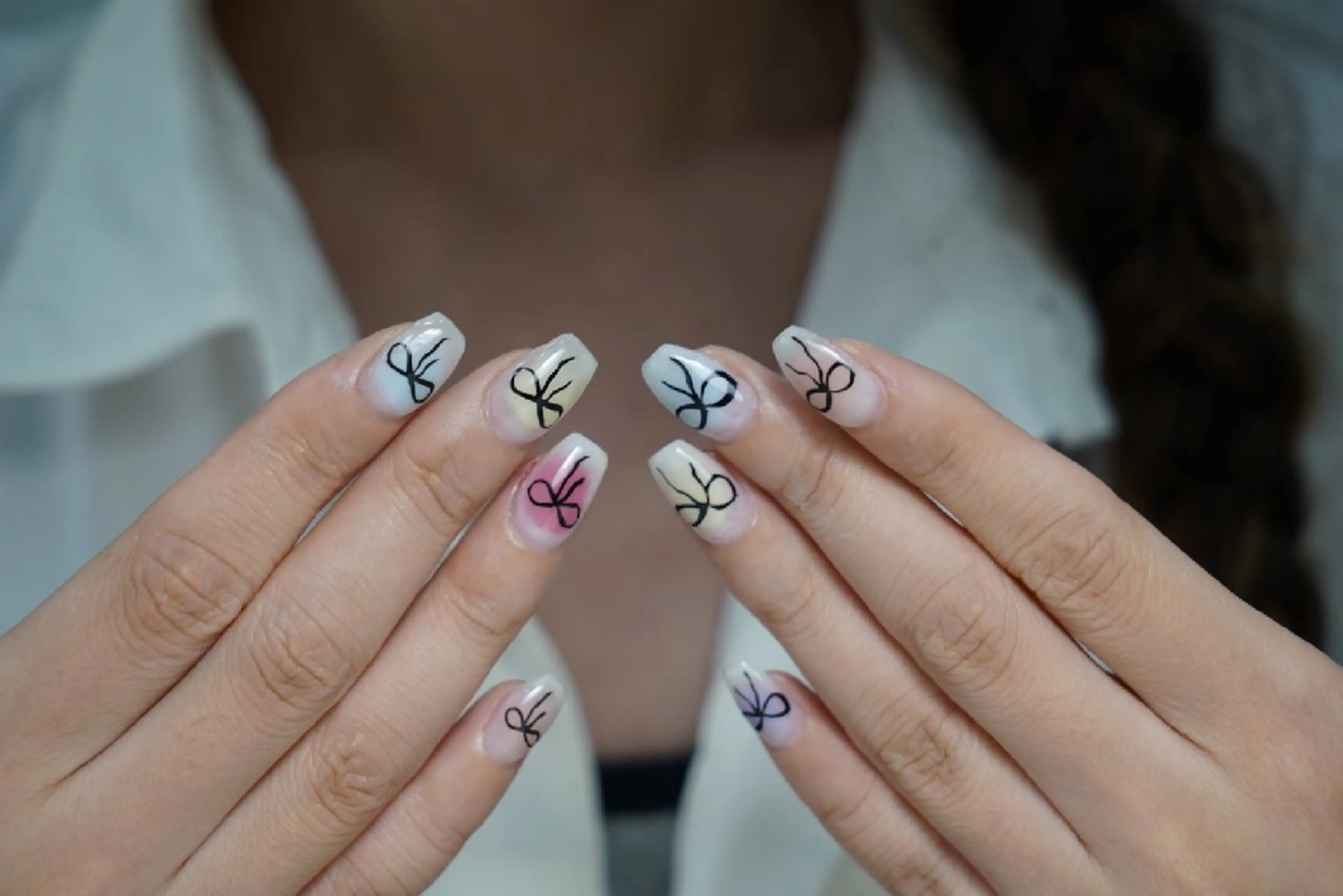 ネイル 韓国ネイル 持ち込み リボン ワンホンネイル ハンドネイル UM Nail Salonのネイルデザイン