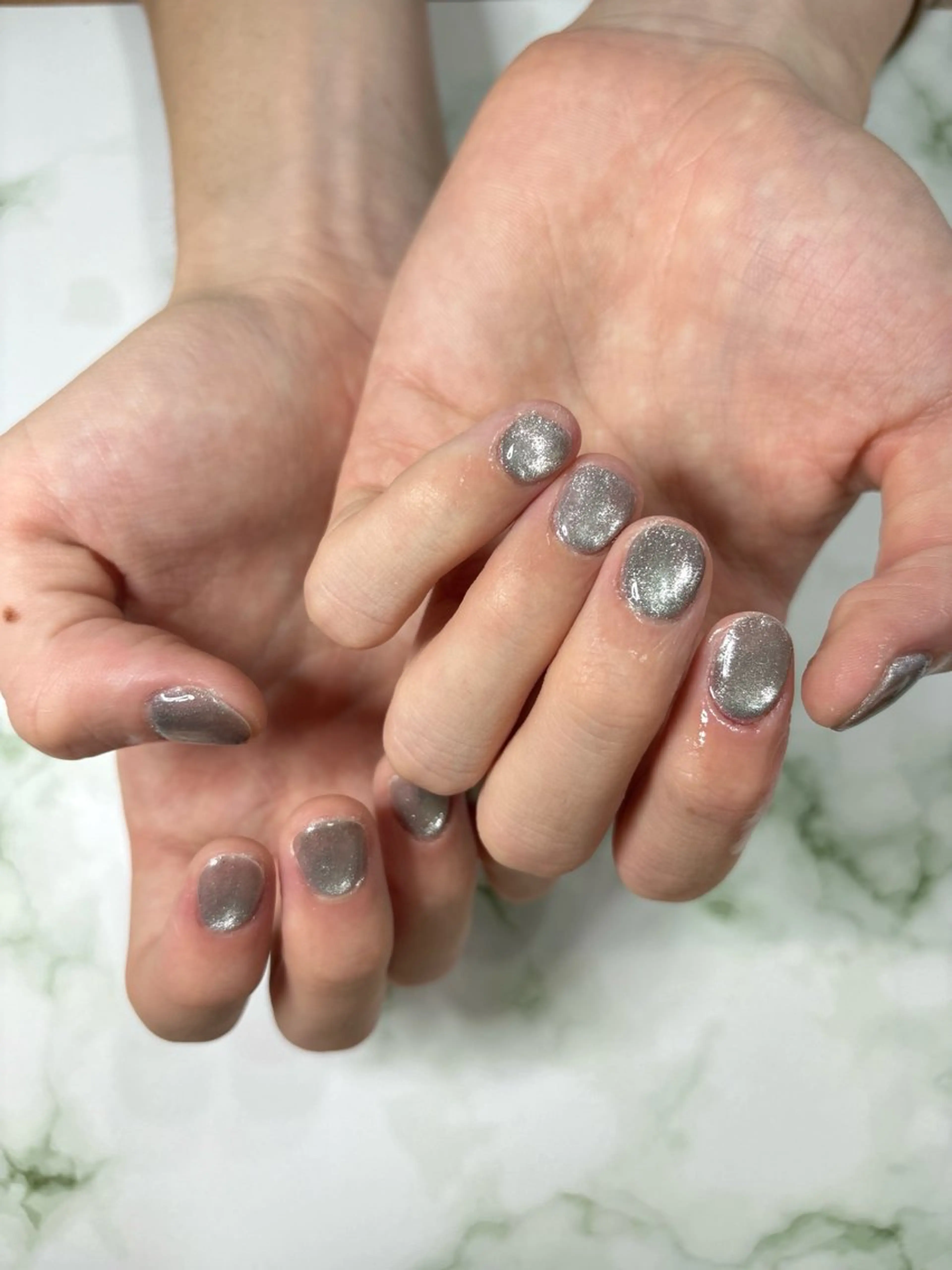 ネイル private salon Aola所属・TSUKI 🩶のネイルデザイン