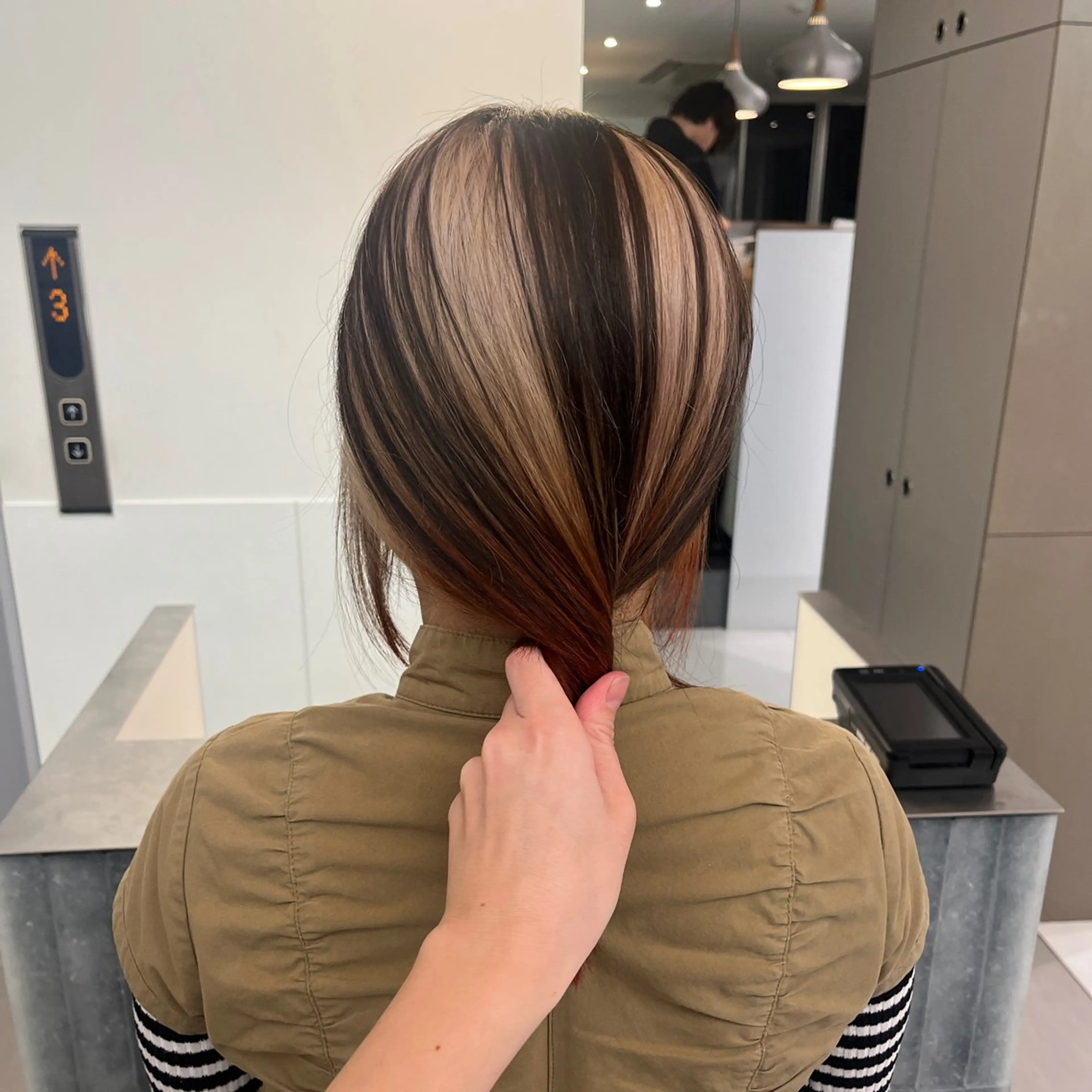 カラー ベージュカラー ブリーチ 透明感カラー ダブルカラー カット ヘアカラー トリートメント ブリーチ/レイヤー 🌻Mutsumiのヘアスタイル