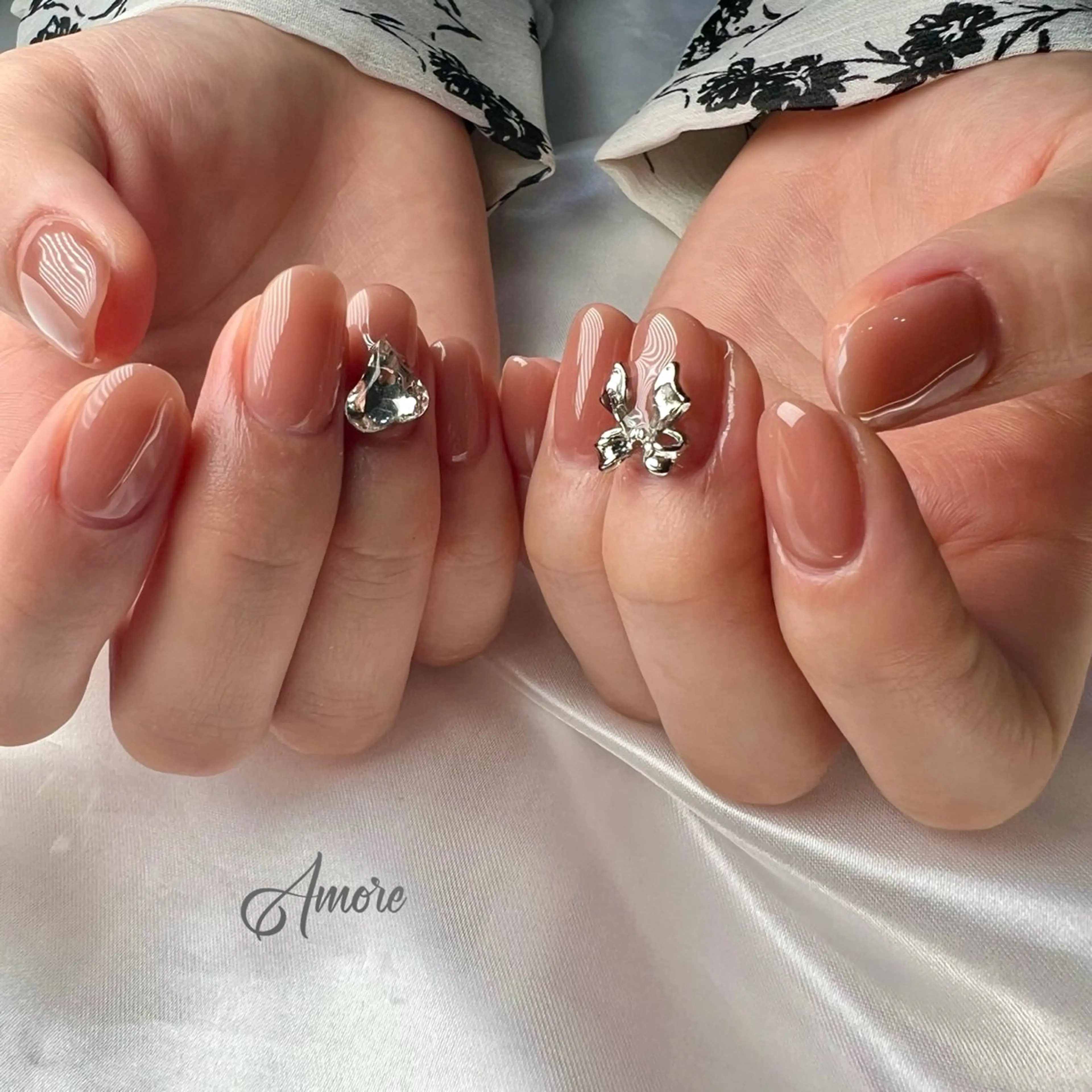 ネイル ジェルネイル キラキラネイル 韓国ネイル マグネットネイル パラジェル You kyehwaのネイルデザイン