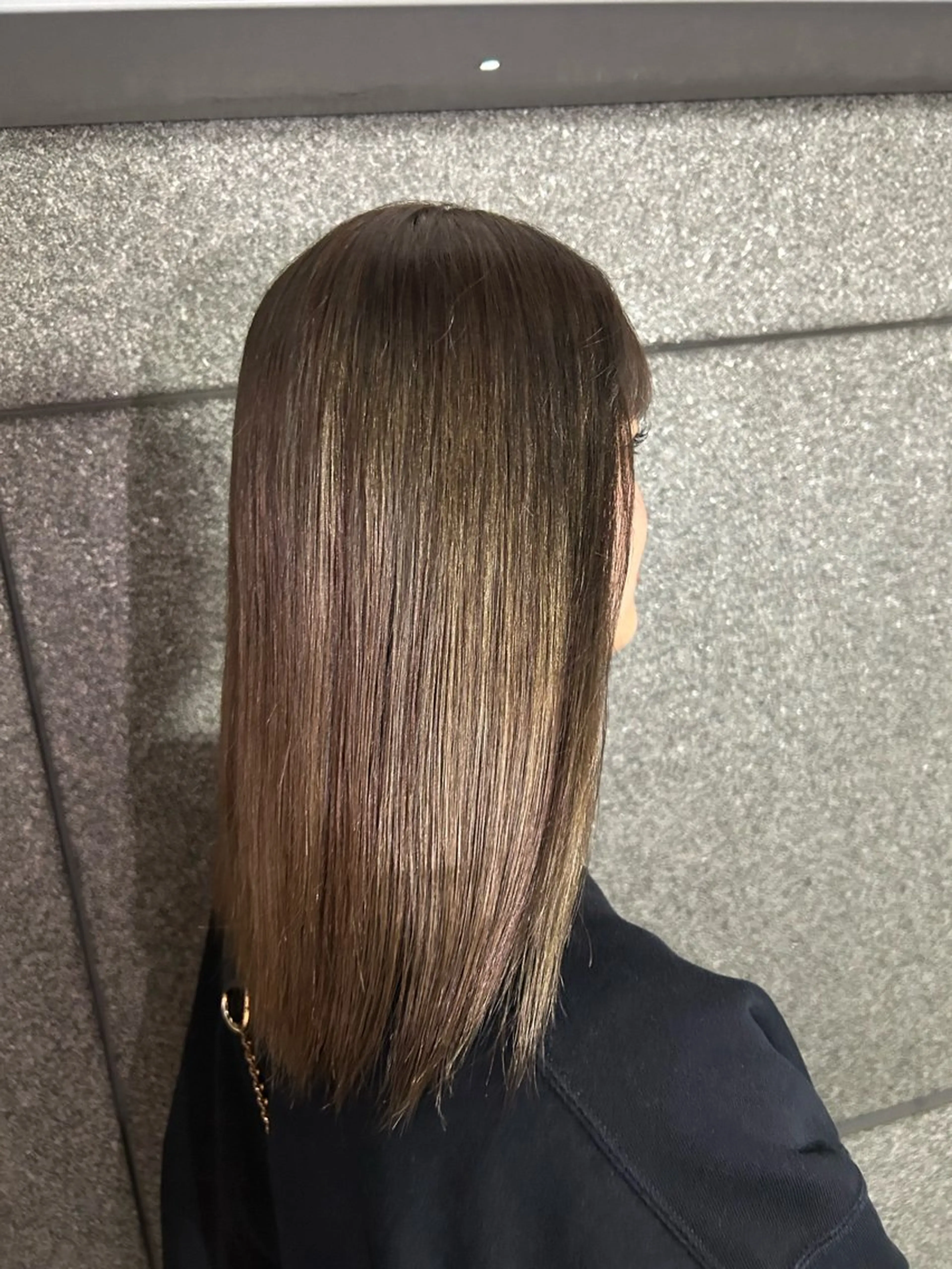 ヘアカラー スパイキーショート/ センターパート/奈菜のヘアスタイル