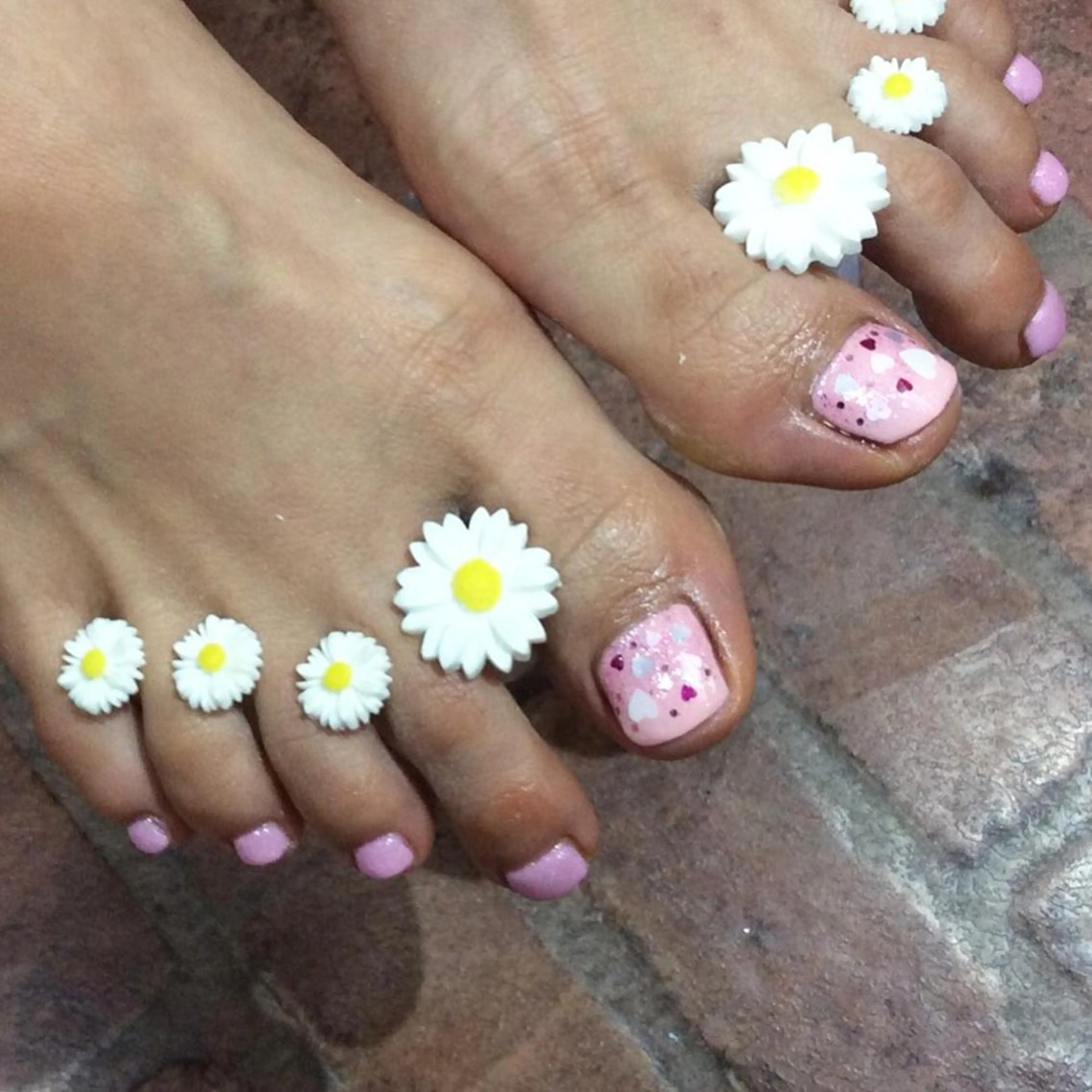 ネイル マツエク・マツパ カラーマツエク フットネイル ハート ピンク esNail&eye イーズネイル＆アイのネイルデザイン