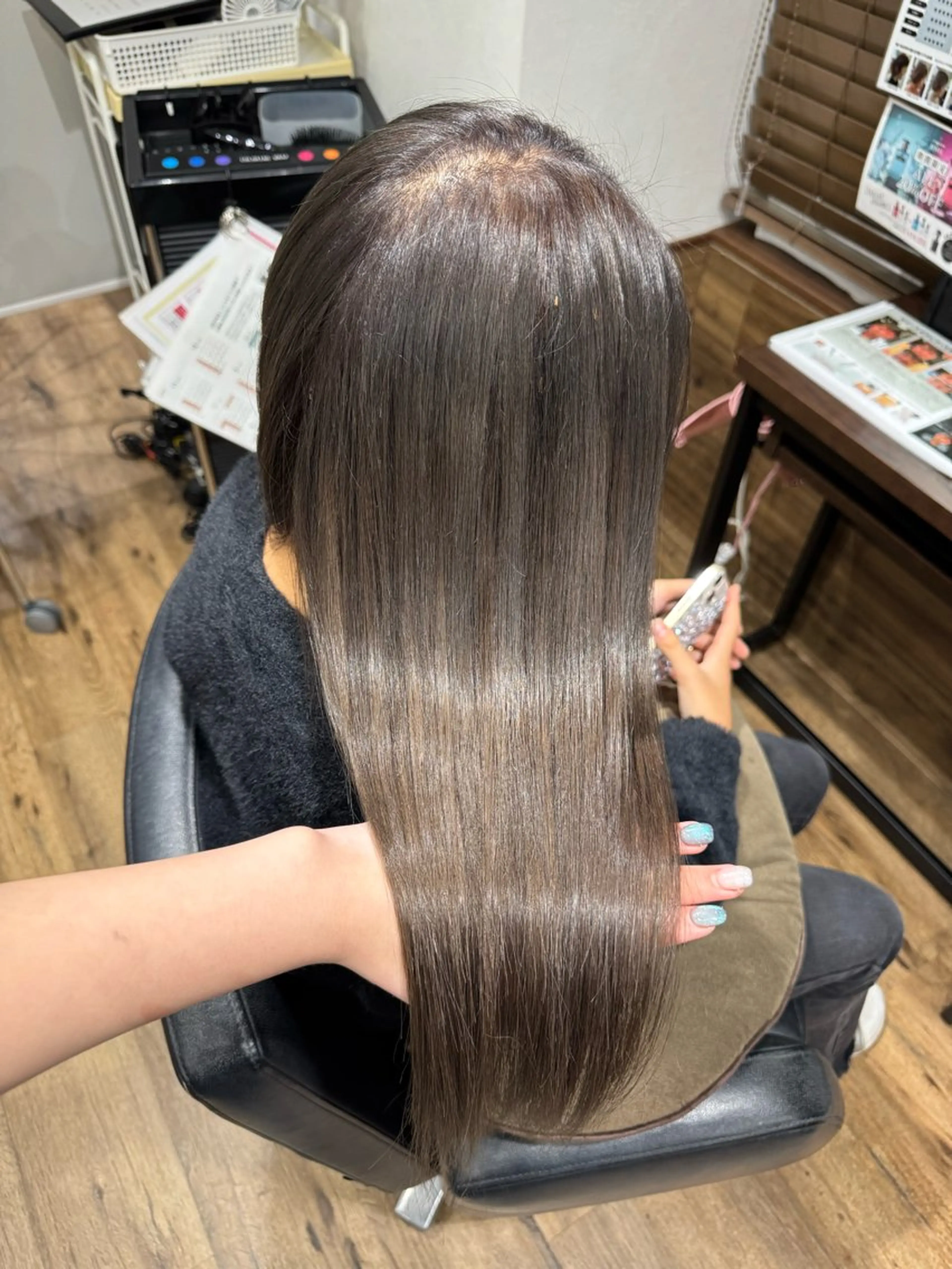 ロング カラー ヘアカラー 戸田 瑠衣のヘアスタイル