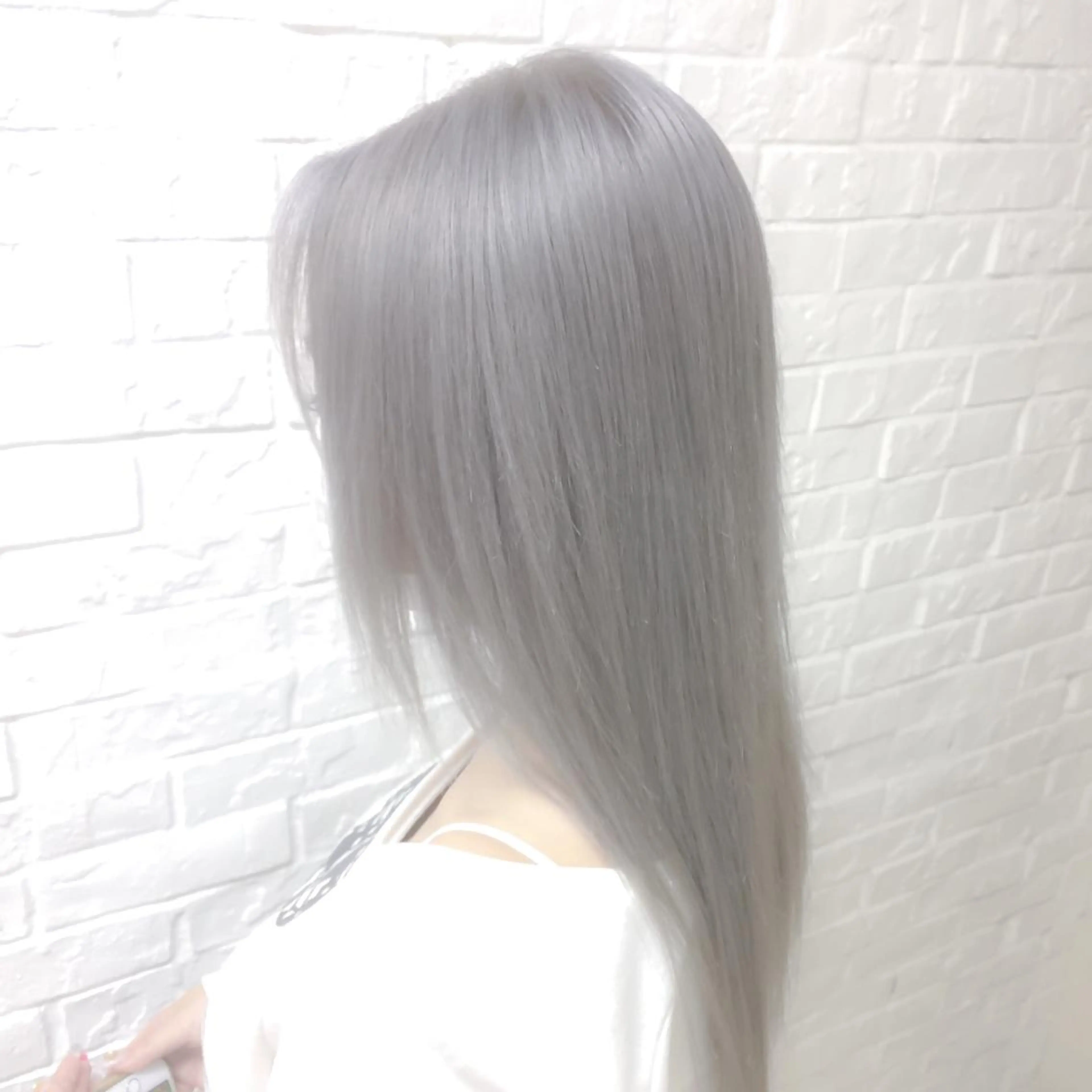 セミロング カラー シルバー エクステリピート率 No.1 菊池　悠介のヘアスタイル