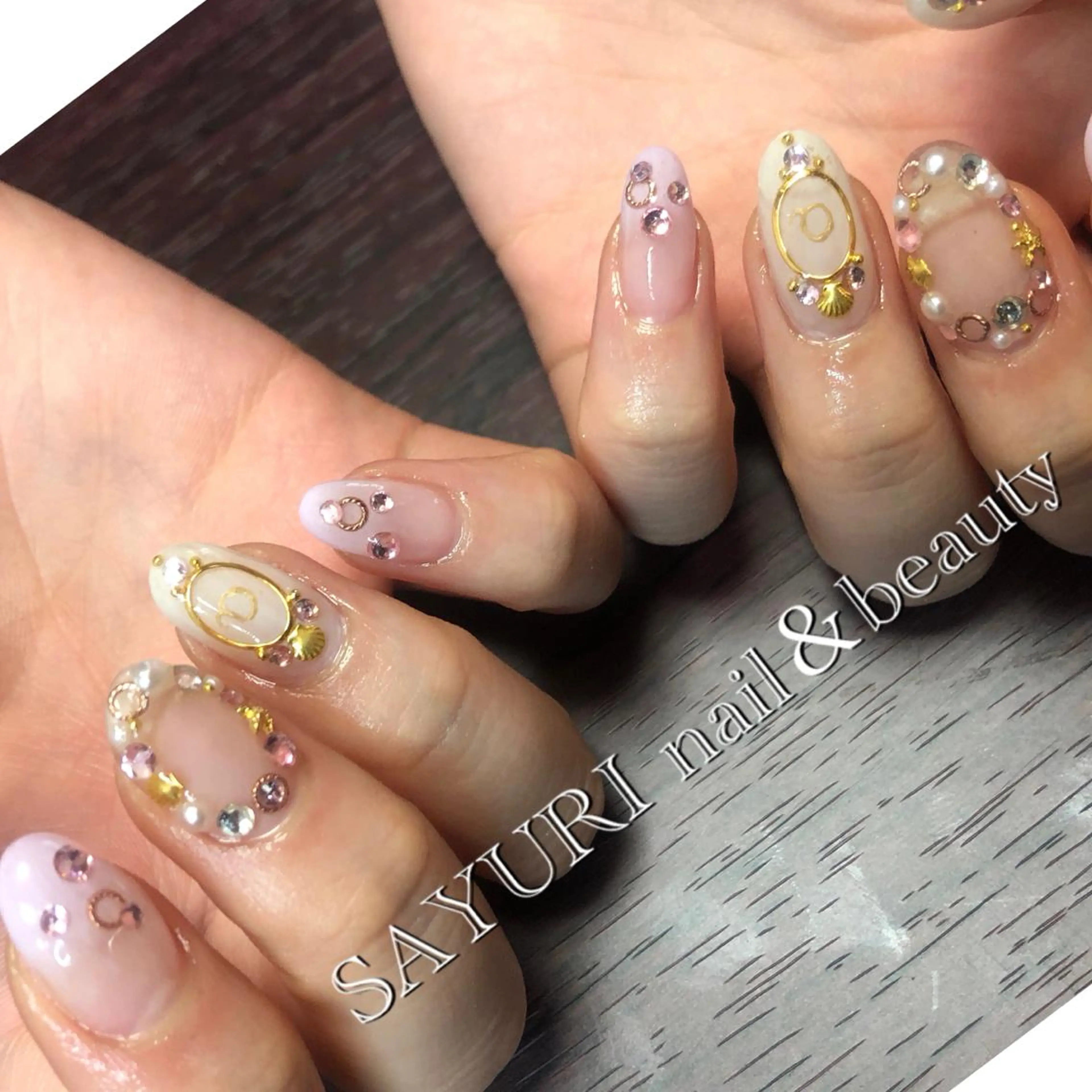 ネイル キラキラネイル さゆりネイル&ビューティーサロン所属・古屋 早友里のネイルデザイン