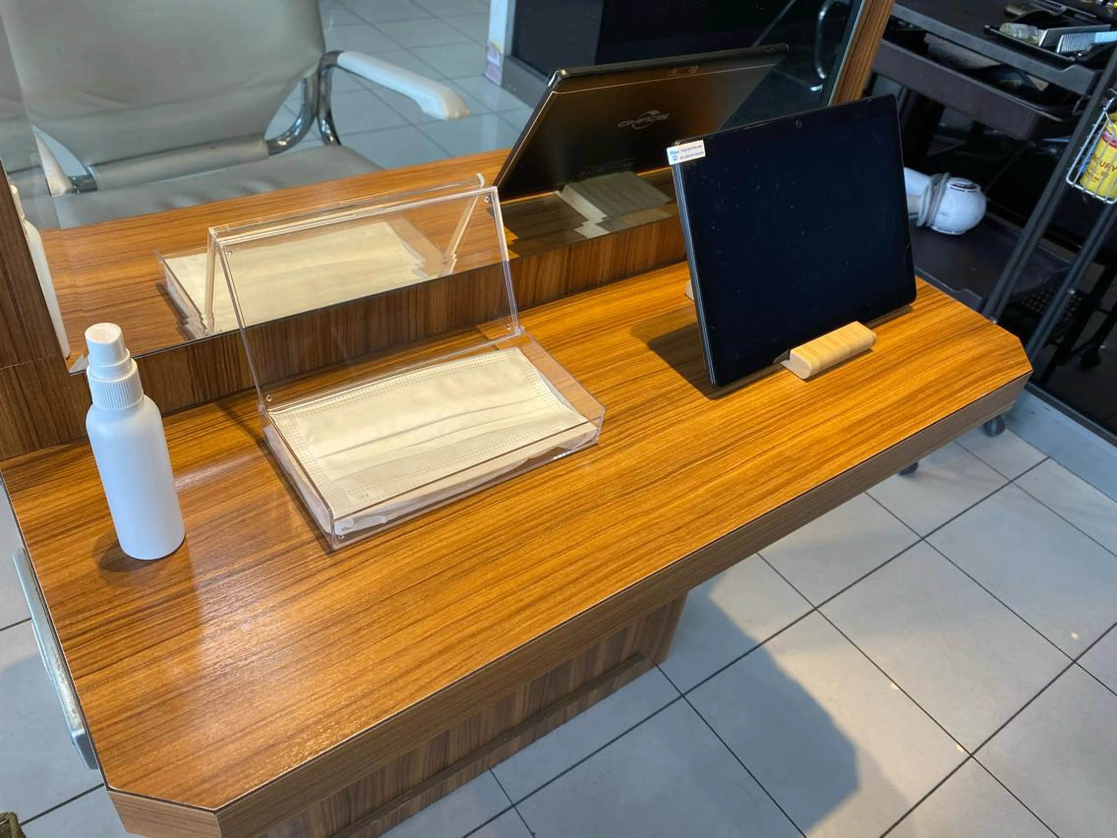 ミディアム カラー パーマ ヘアカラー トリートメント 白髪ぼかしハイライト 柳川拓哉のヘアスタイル