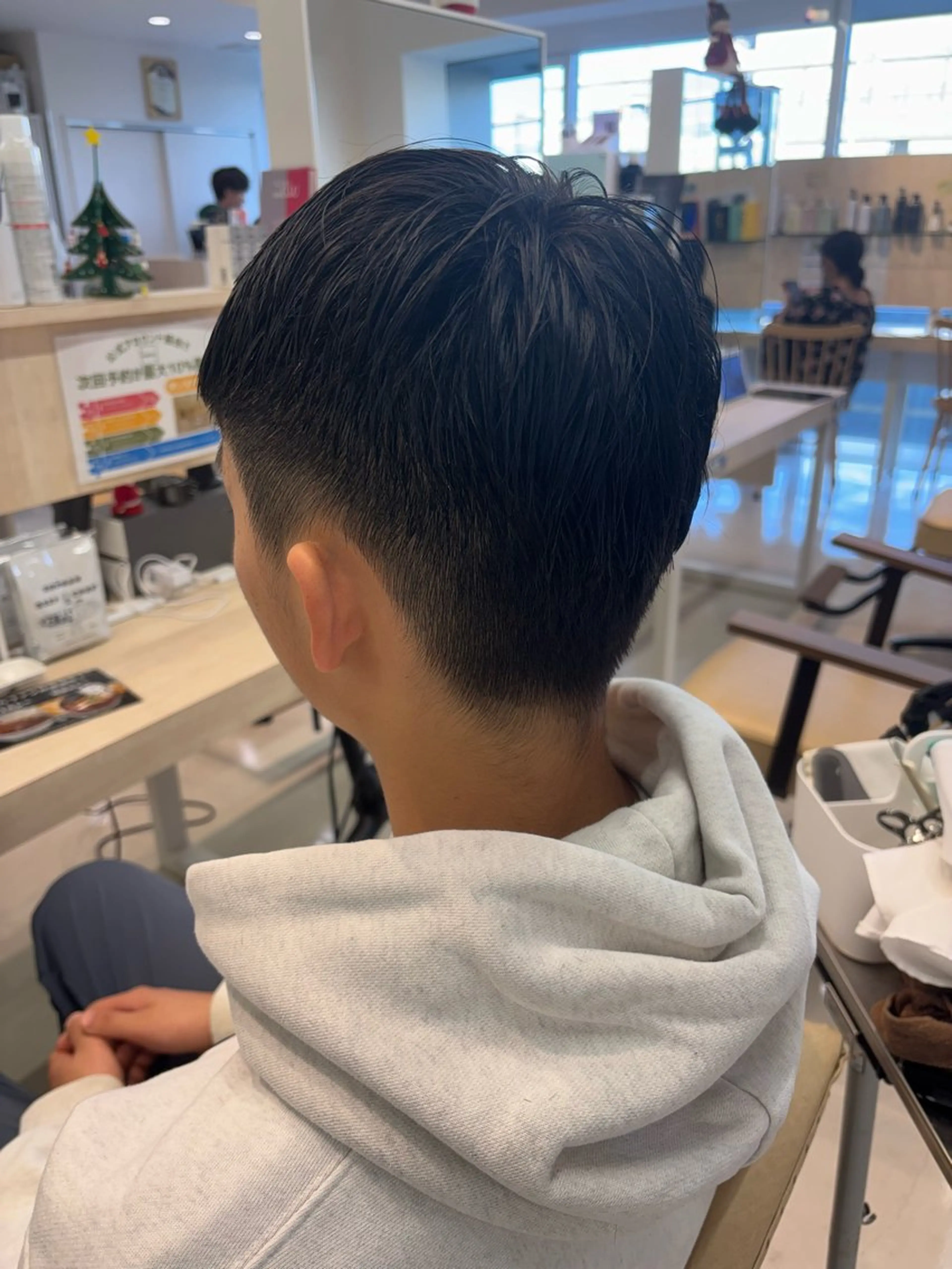 メンズ ビジネス フェードカット マッシュ スキンフェード ツーブロック メンズパーマ/ スパイキー/フェードのヘアスタイル