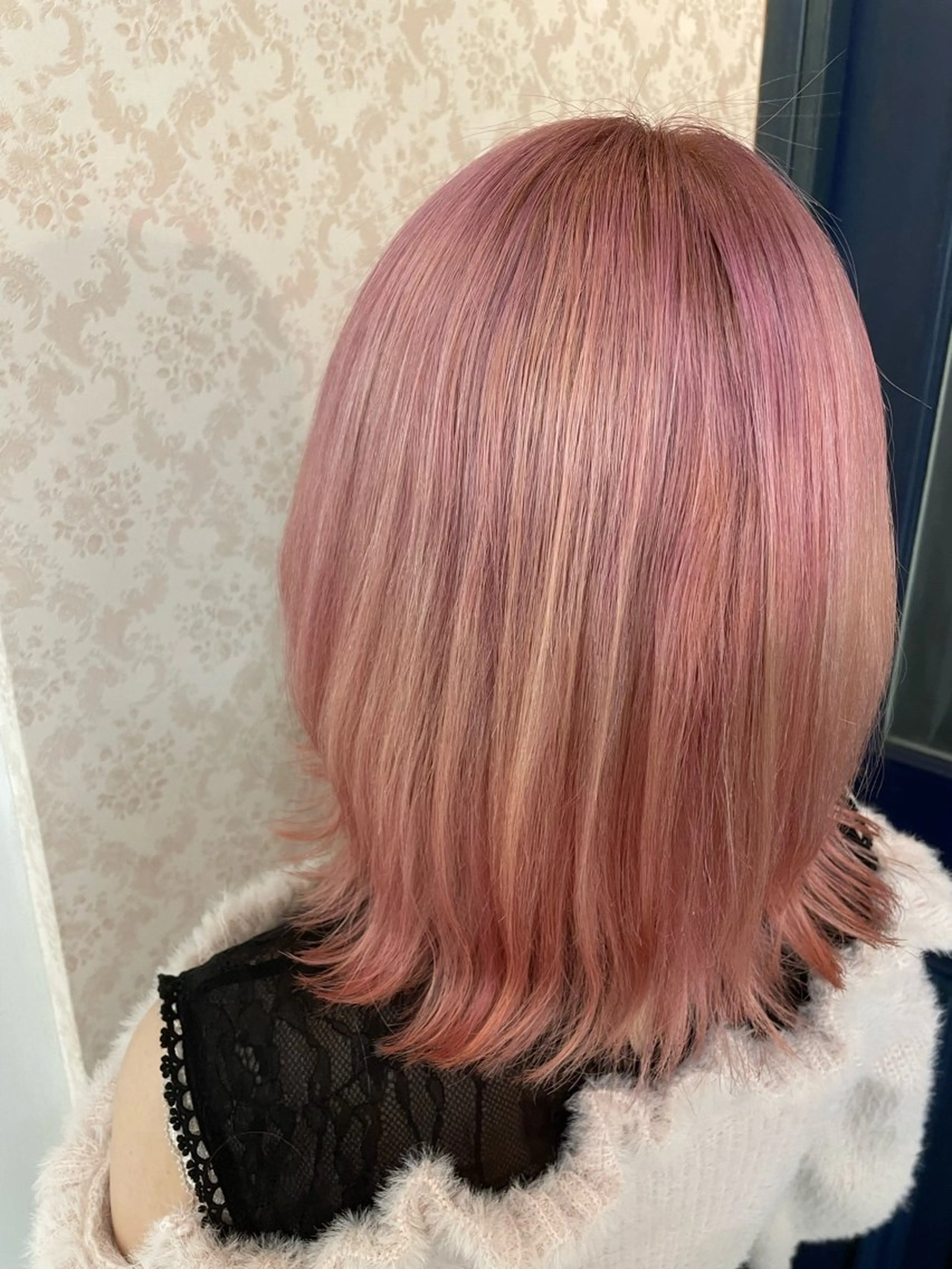 カラー ヒヨシ ルナのヘアスタイル