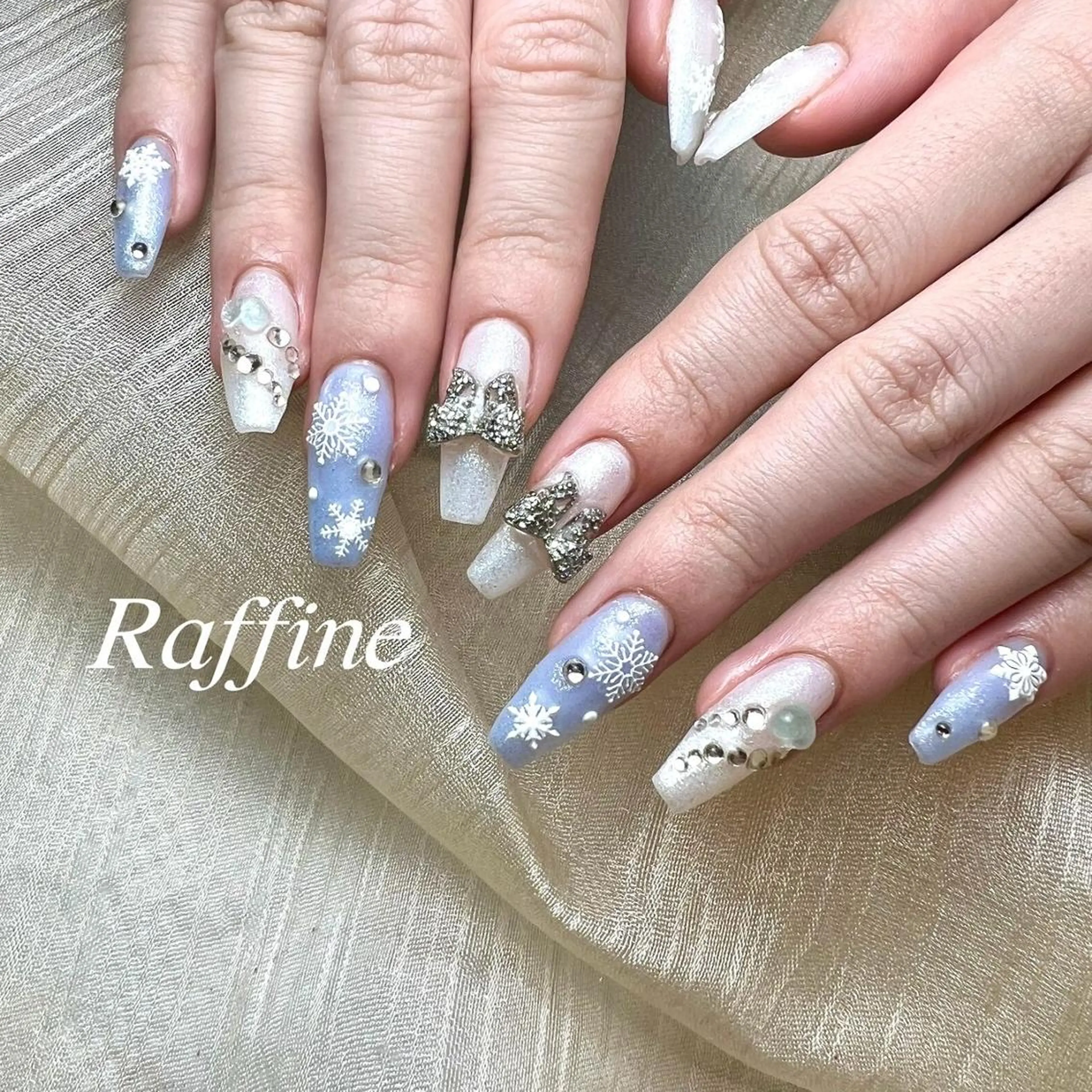 ネイル RAFFINE haru🦋🩵のネイルデザイン