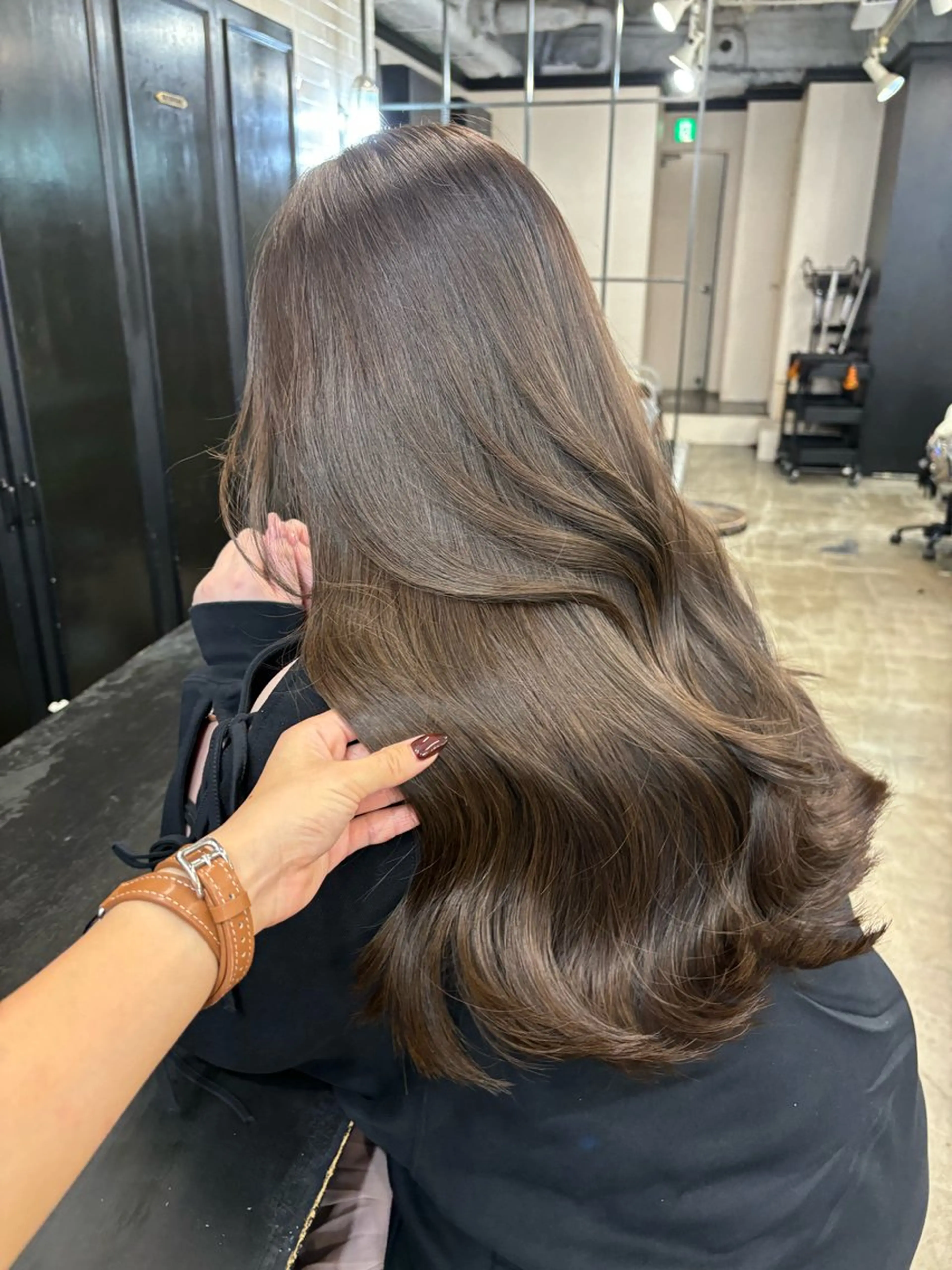 ロング カラー カット ヘアカラー トリートメント オリーブベージュ 🫒🩶Rianaのヘアスタイル