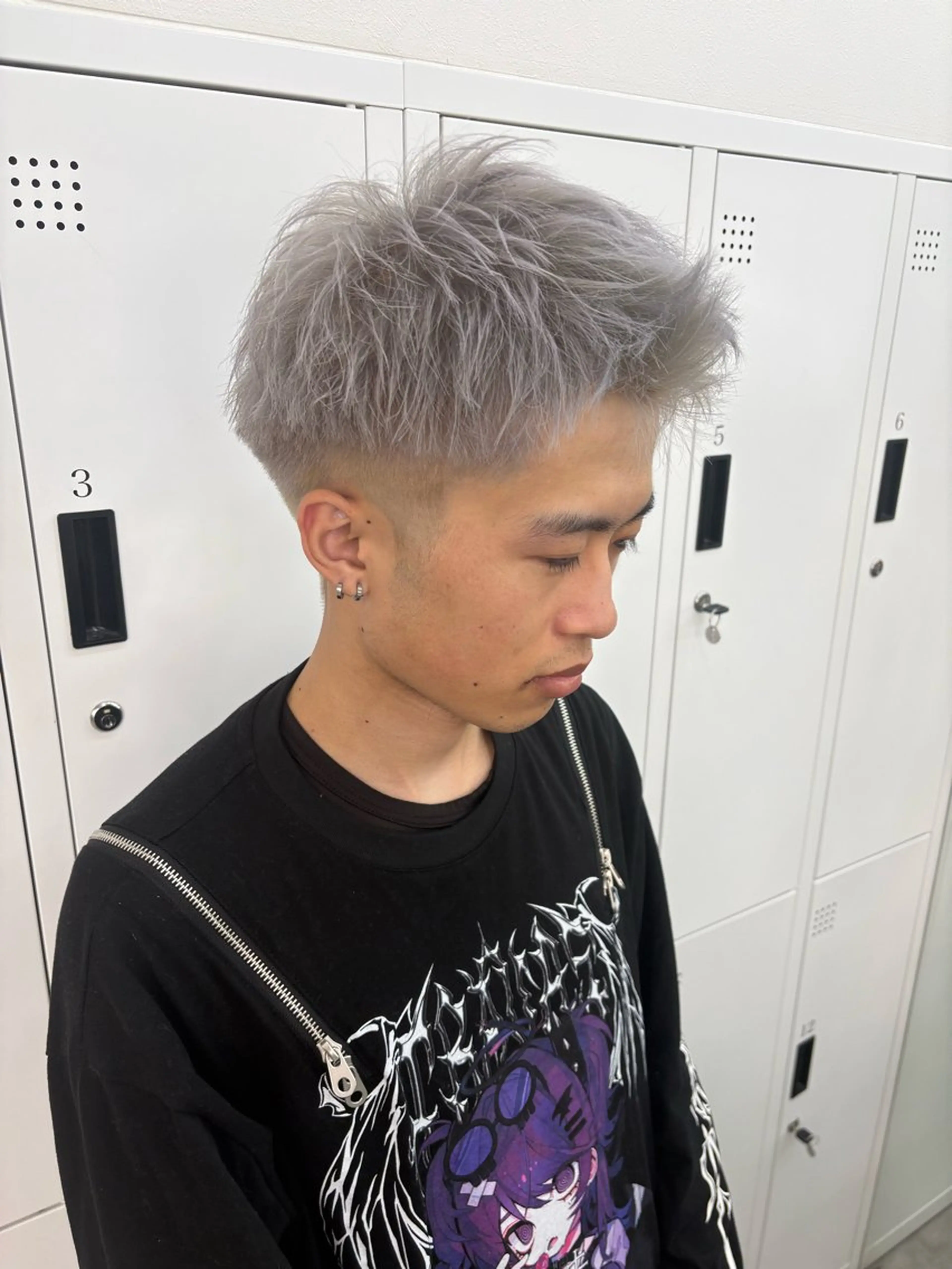 メンズ カット ヘアカラー 綾乃／デザインカラー ／ハイトーン／ボブのヘアスタイル