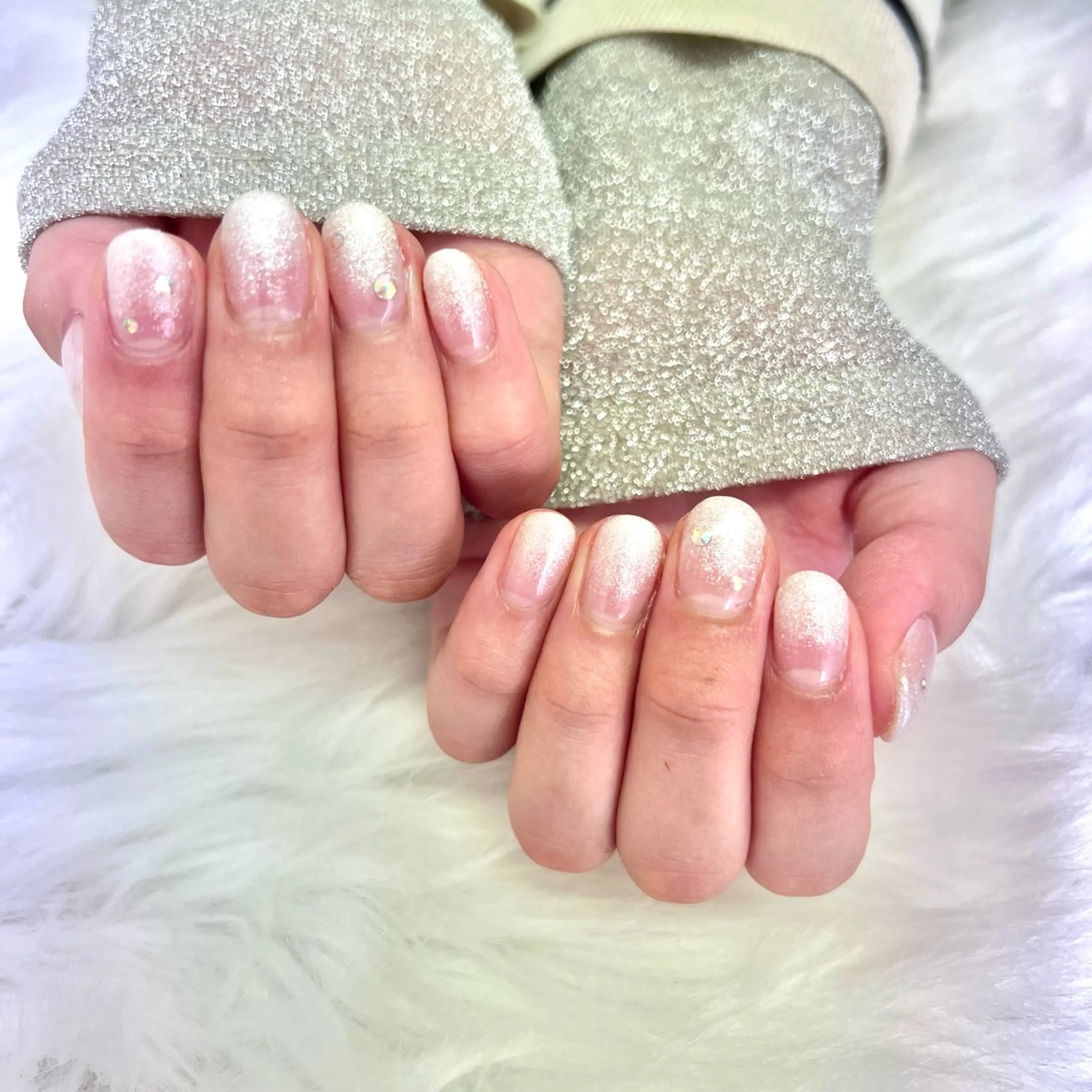 ネイル ラメ(グリッター) ラメグラデーション ストーンネイル KIREIE NAILSのネイルデザイン