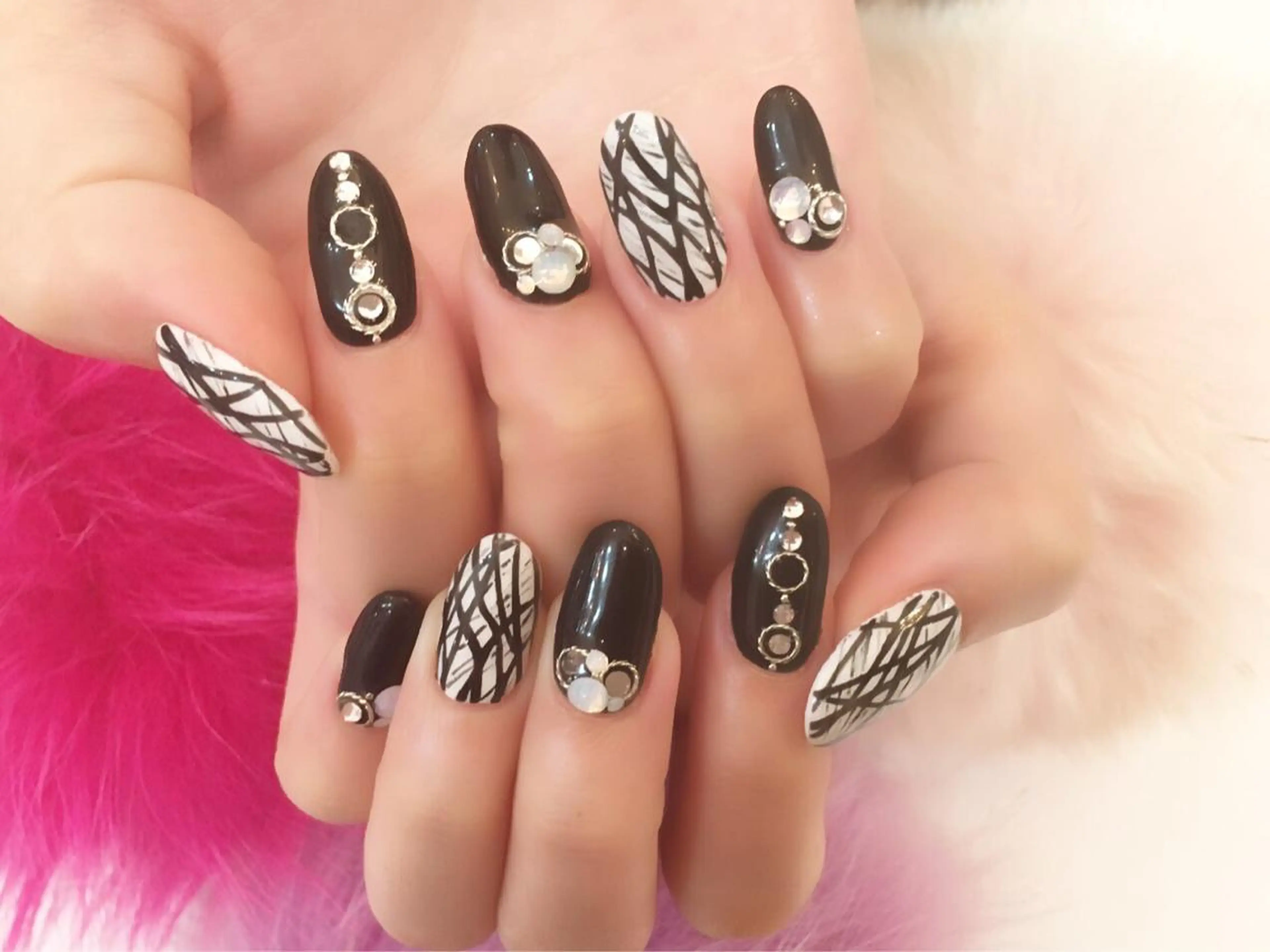 セミロング カラー メンズ キッズ ネイル アートネイル キラキラネイル 持ち込み スカルプネイル ストーンネイル NAILSGOGO shibuyaのネイルデザイン