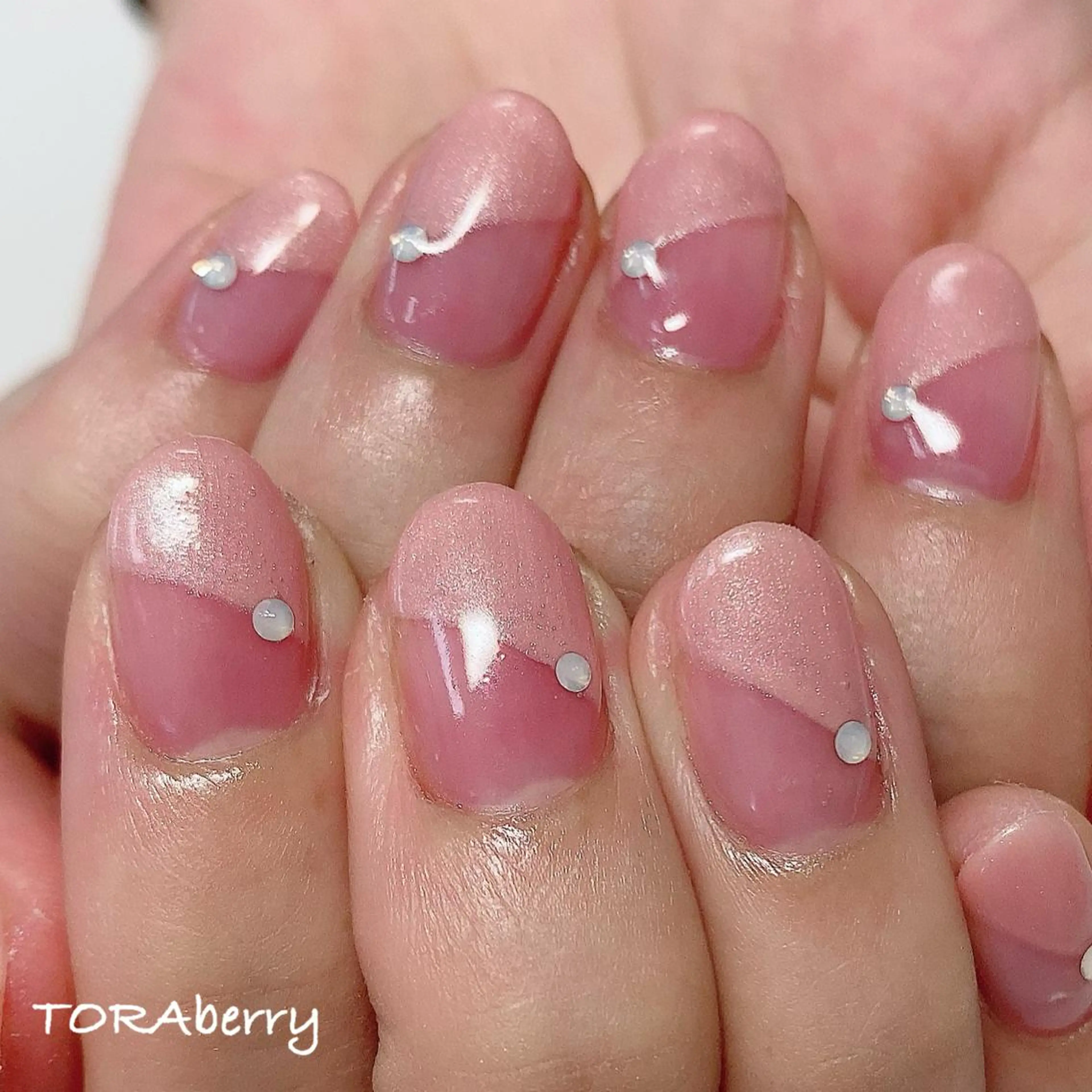 ネイル フレンチネイル 斜めフレンチ ハンドネイル ネイリスト なつみのネイルデザイン