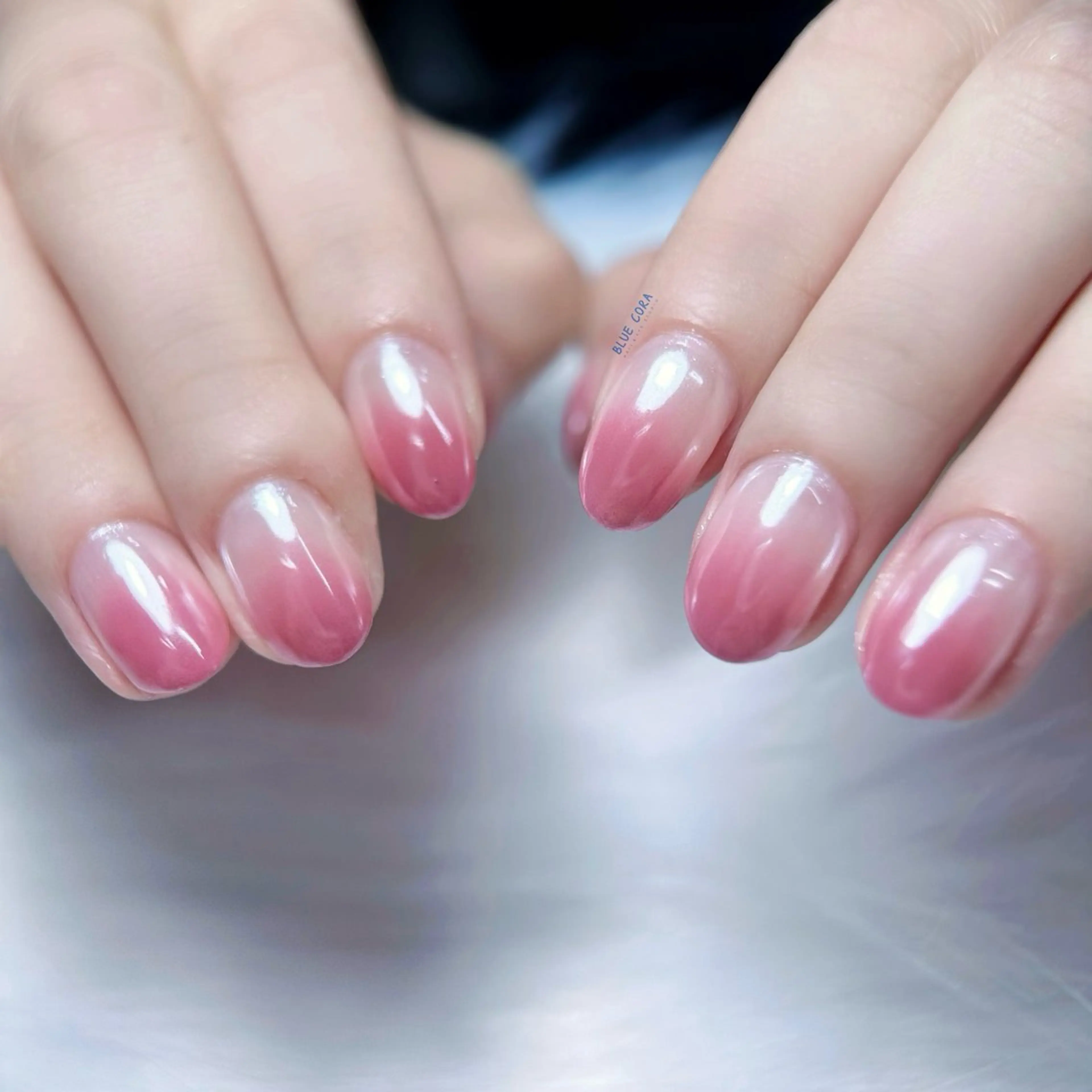 ネイル グラデーション ハンドネイル ハンドケア BLUE CORA所属・BLUE CORAのネイルデザイン