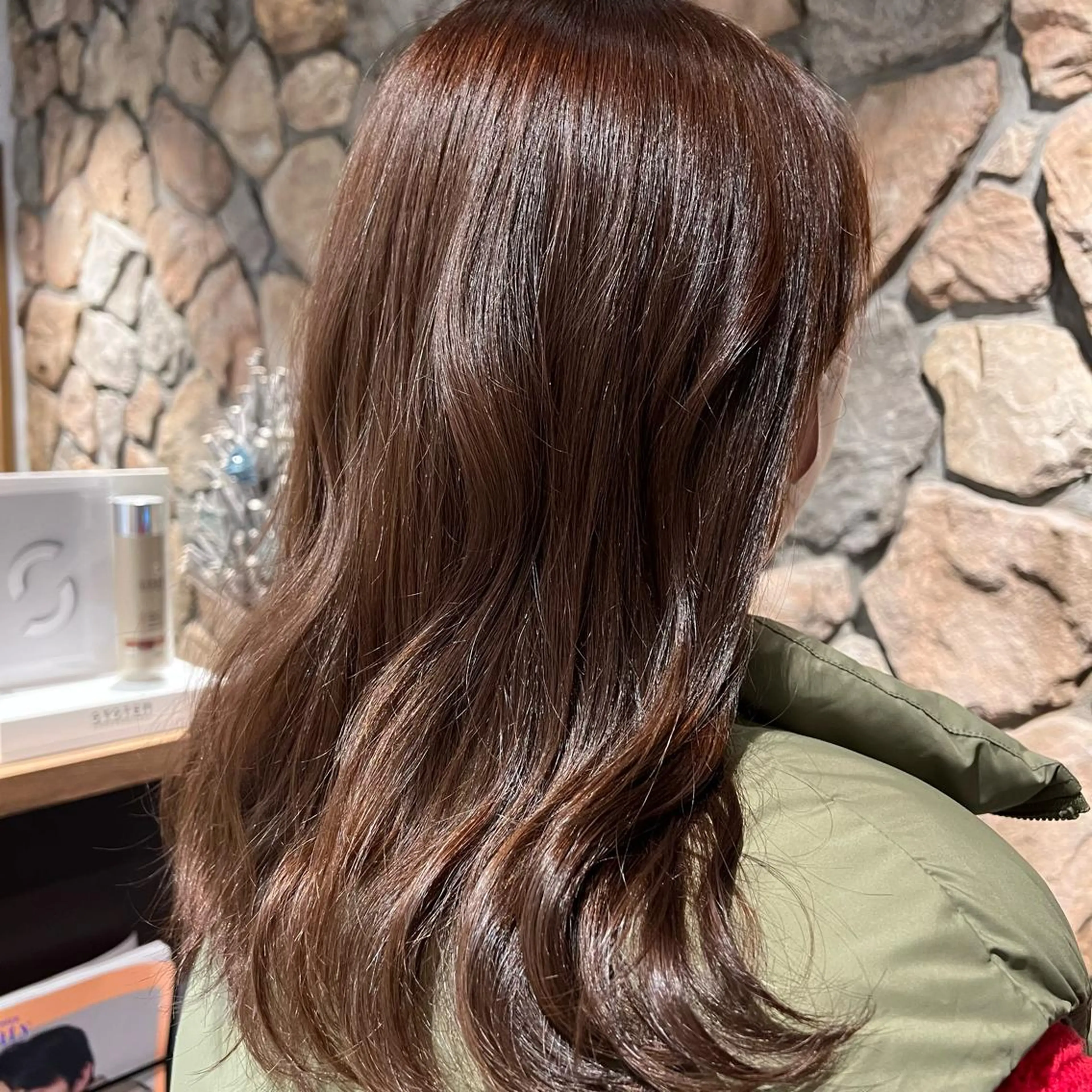 カラー イシイ ハルナ 🤍のヘアスタイル