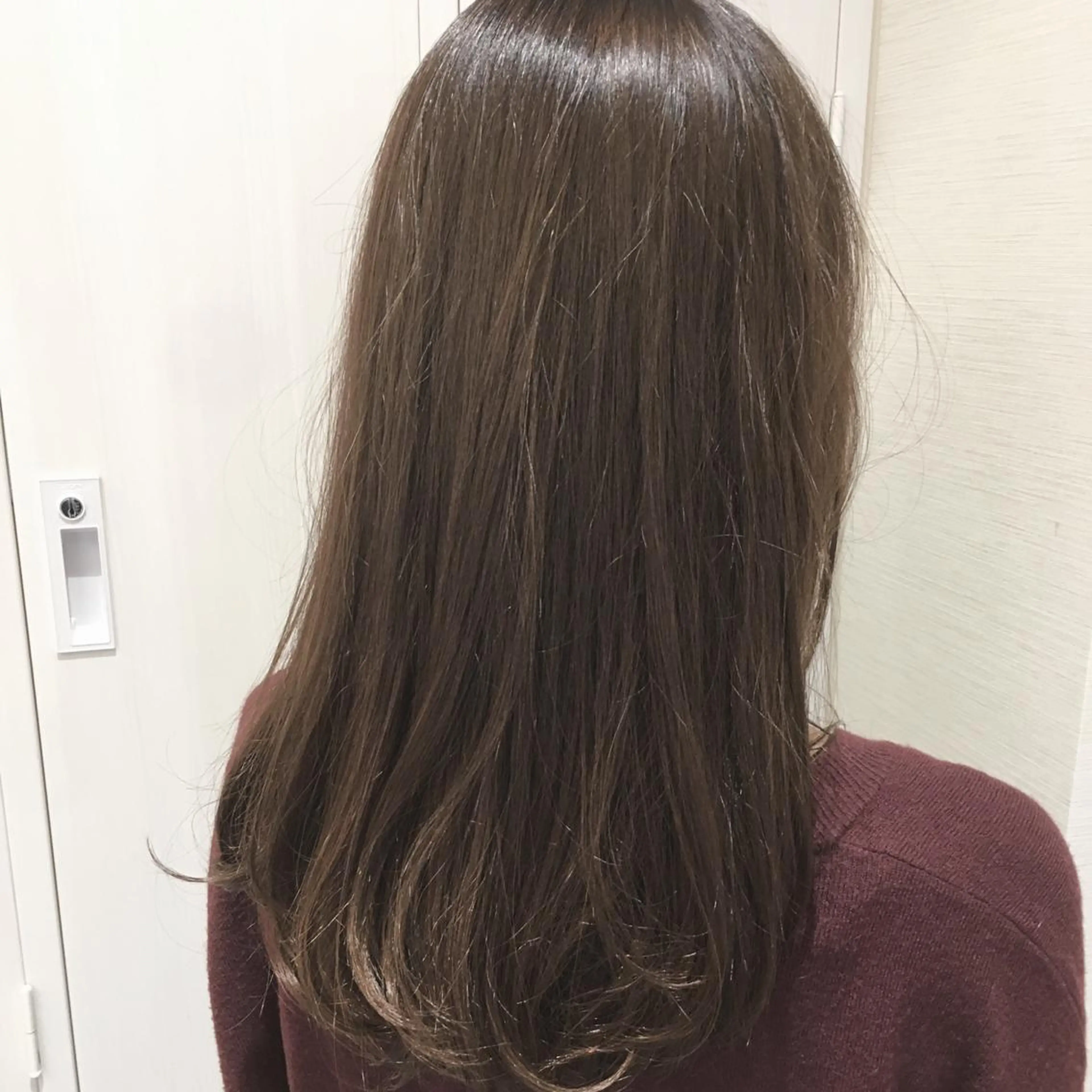 ロング カラー ショコラグレージュ グレージュ イルミナカラー 外国人風カラー レイヤー/韓国/ 顔周り/しんやのヘアスタイル