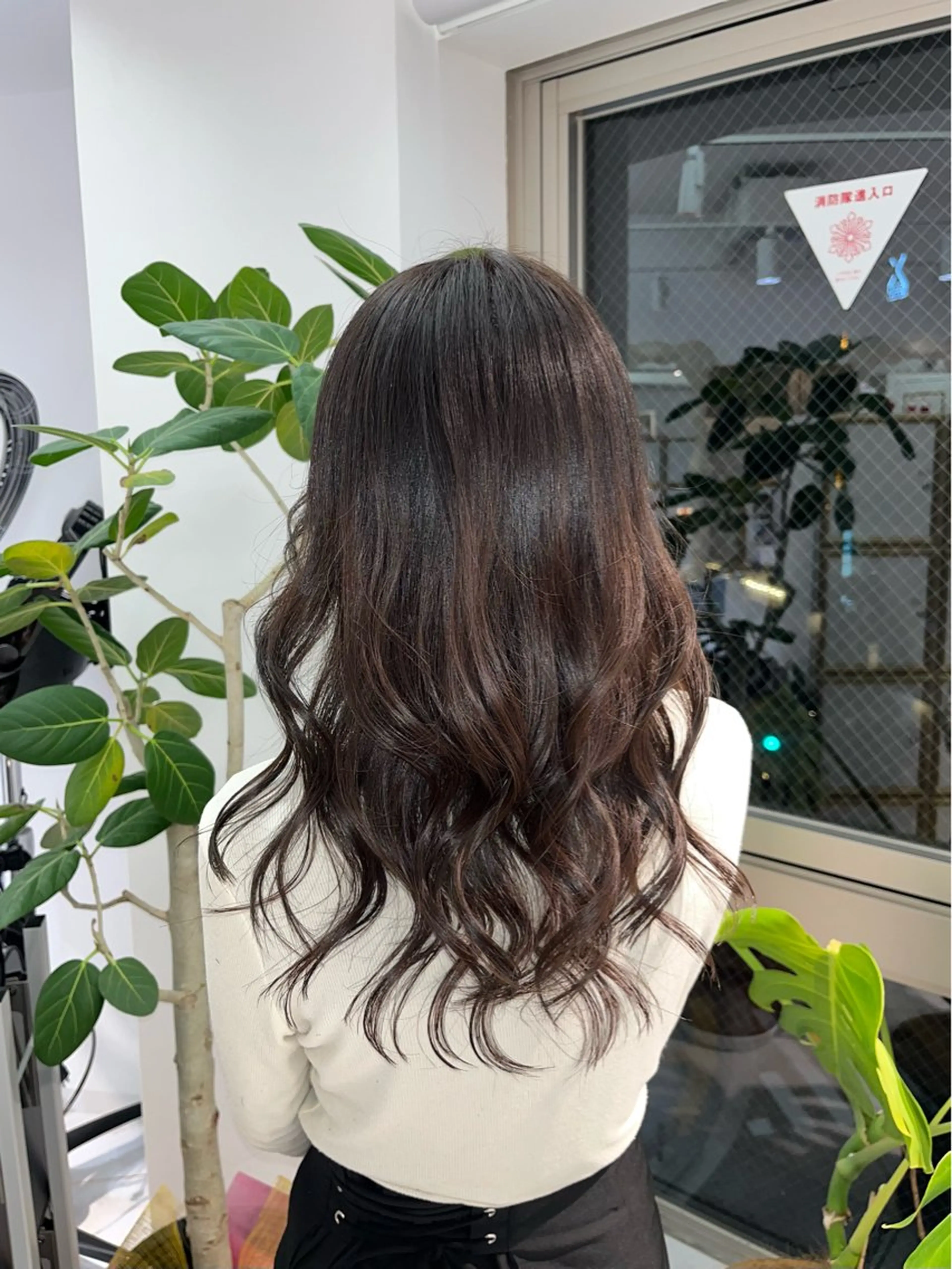 ロング カラー ヘアアレンジ 野中里紗/ ベージュカラーのヘアスタイル