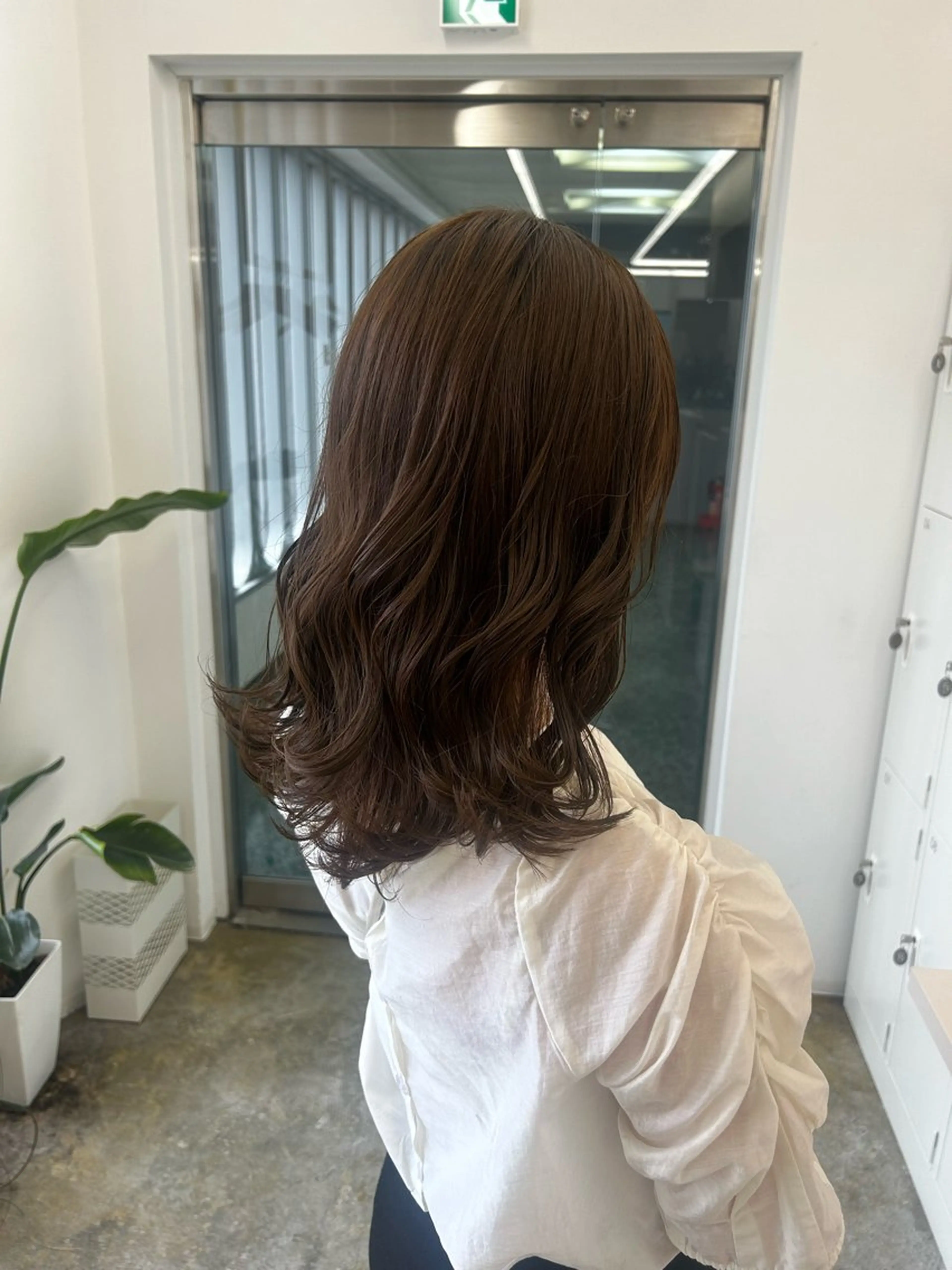 セミロング カラー オリーブカラー レイヤーカット カット ヘアカラー トリートメント 韓国ヘア nanahaのヘアスタイル