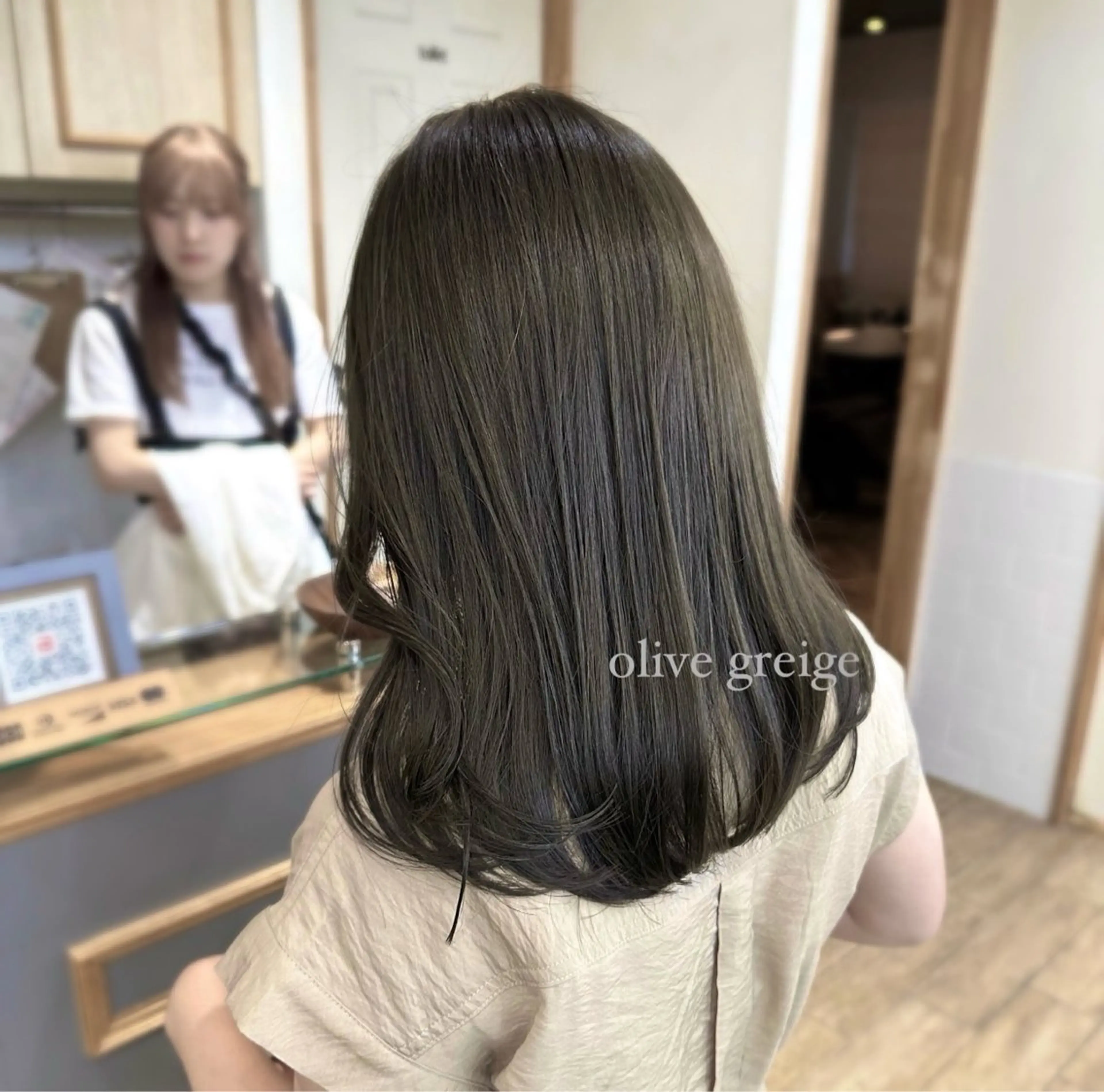 ブリーチなしでトレンドオリーブ系カラー🩶💚+カット+3stepトリートメント🫧の写真