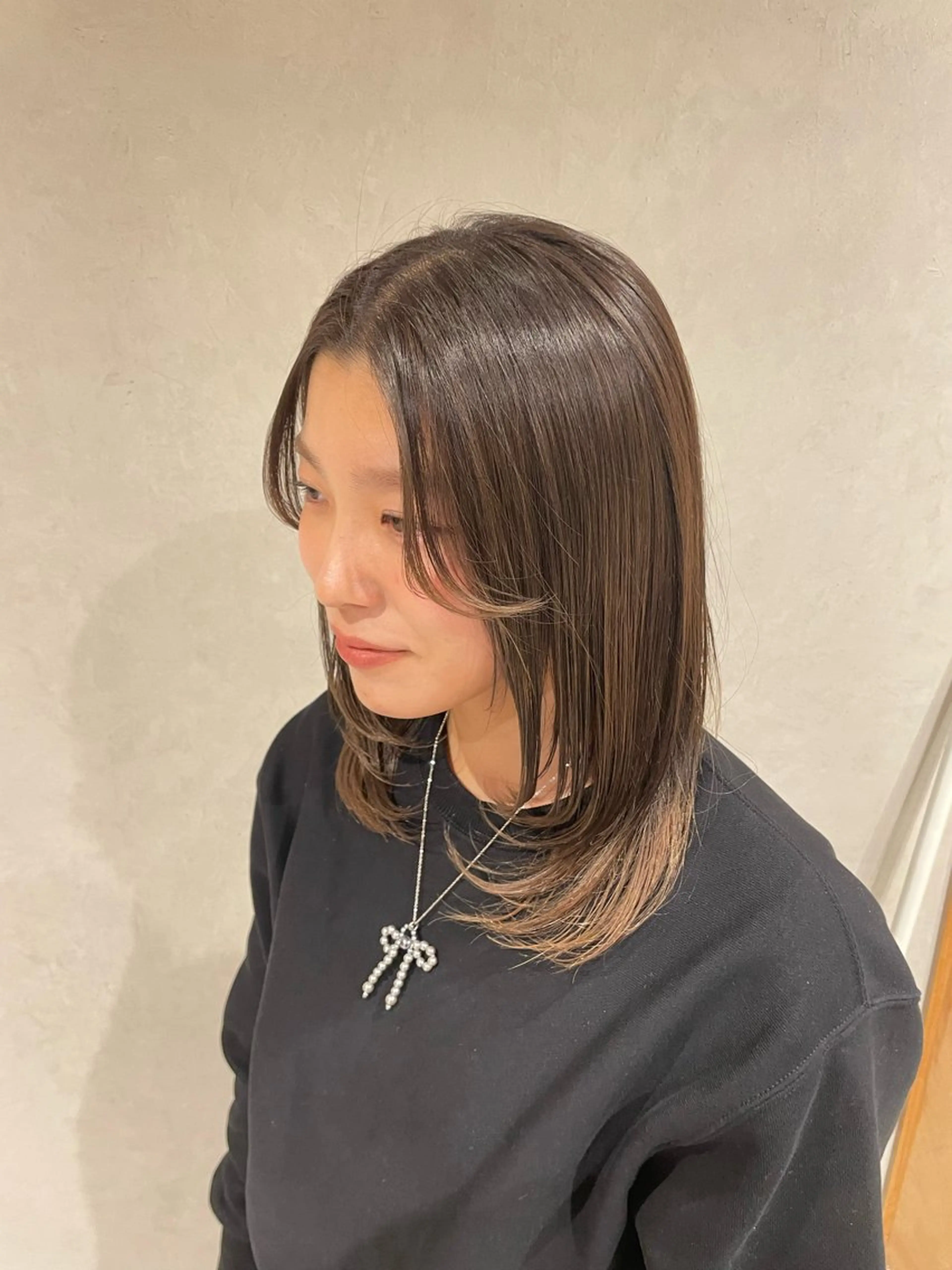 ミディアム 顔まわりレイヤー レイヤーカット runru /muku.のヘアスタイル