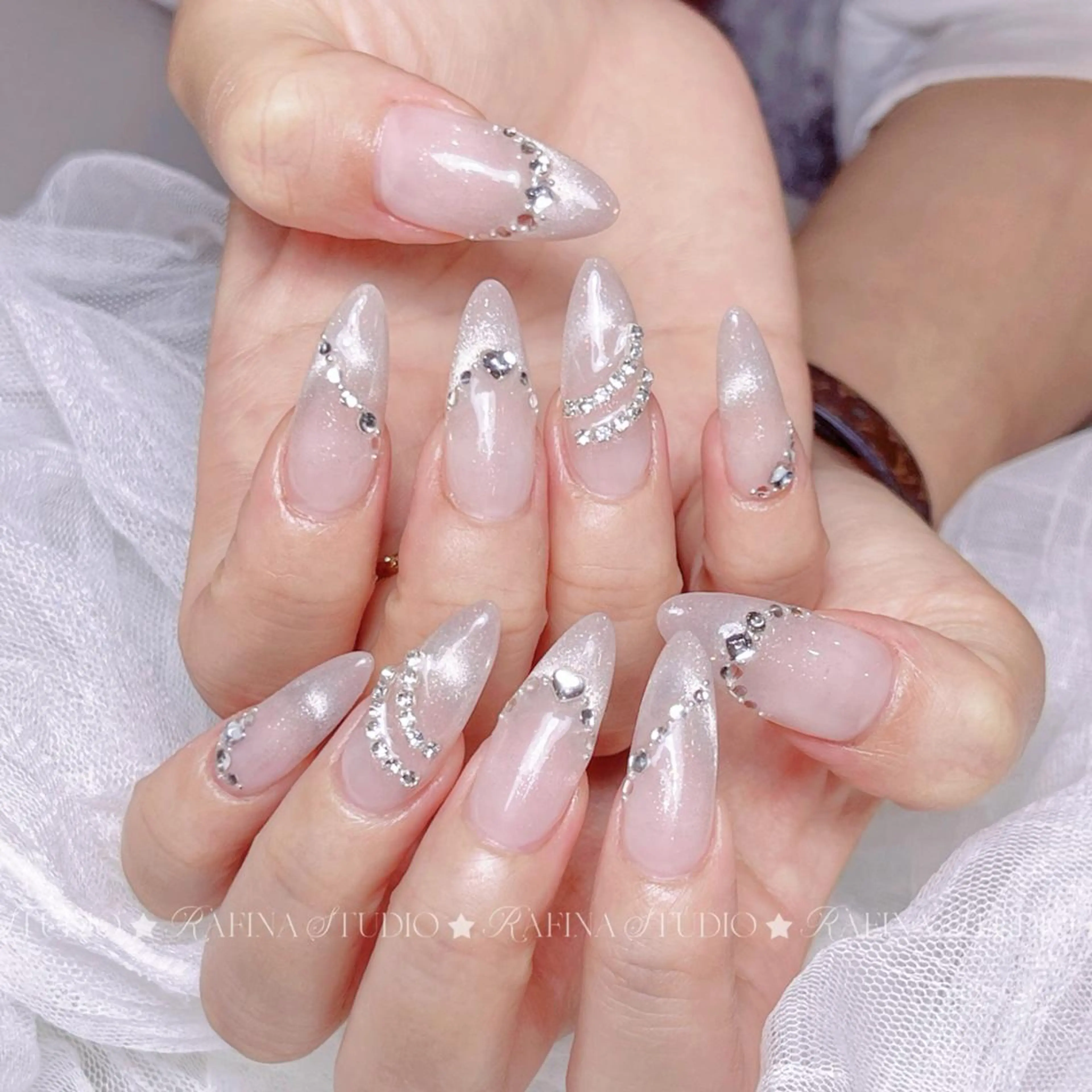 ネイル 玲央 YOYOのネイルデザイン