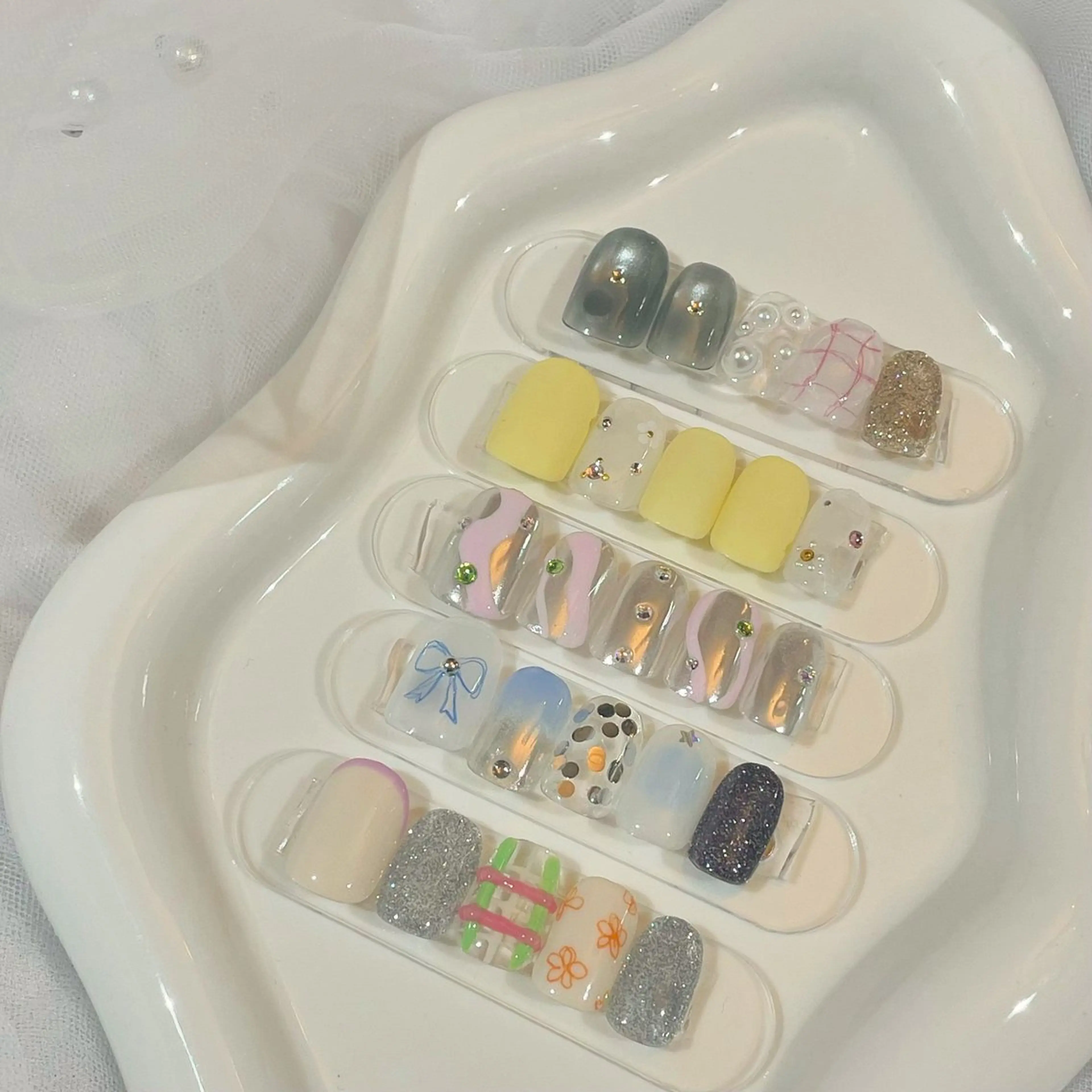 ミディアム ハンドネイル ネイルサロン　SLASH所属・Aki ୨୧のネイルデザイン