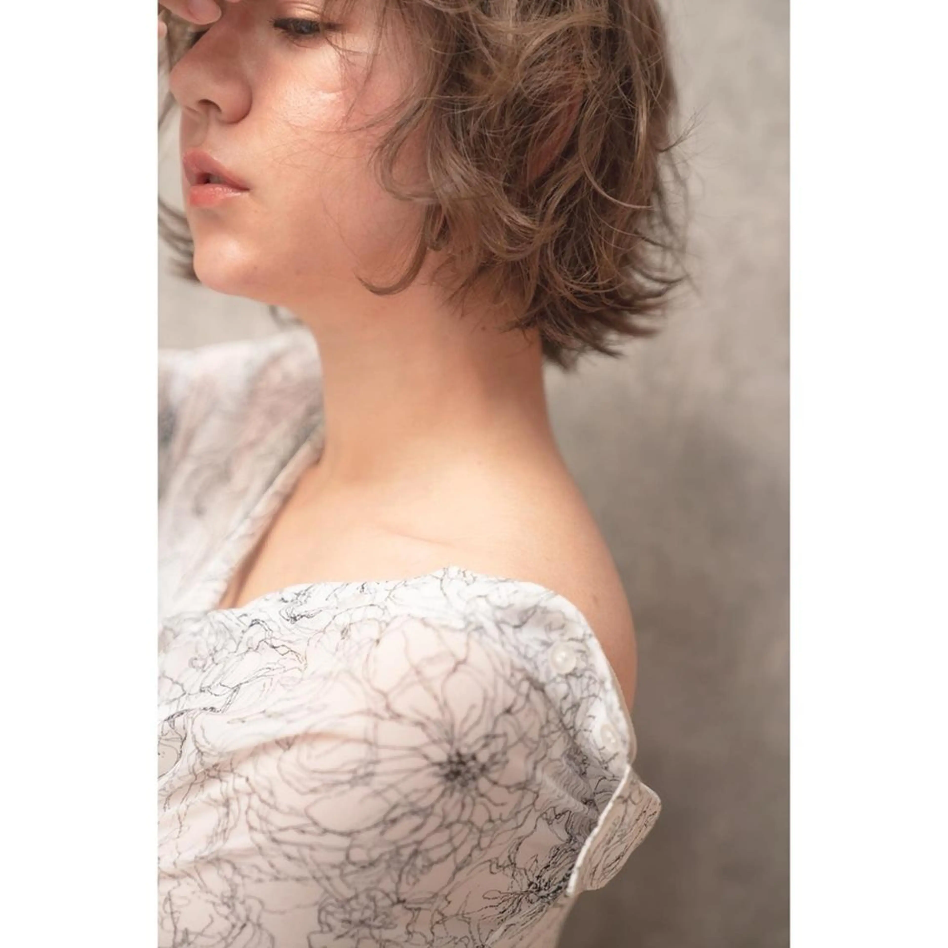 ミディアム カラー ベージュカラー グラデーションカラー モカベージュ Grantus (グランタス )のヘアスタイル