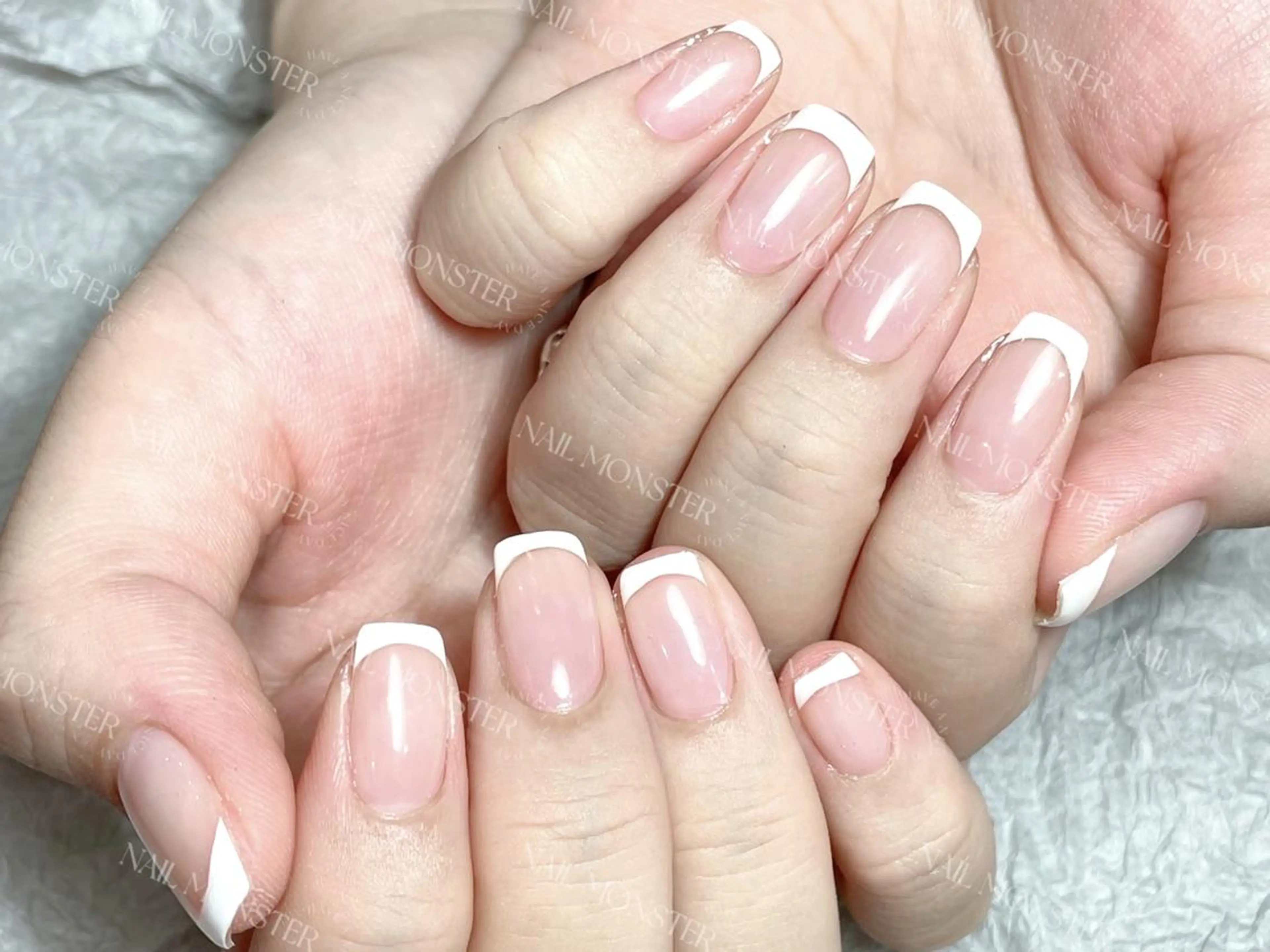 ネイル クリアネイル フレンチネイル Nail Monsterのネイルデザイン