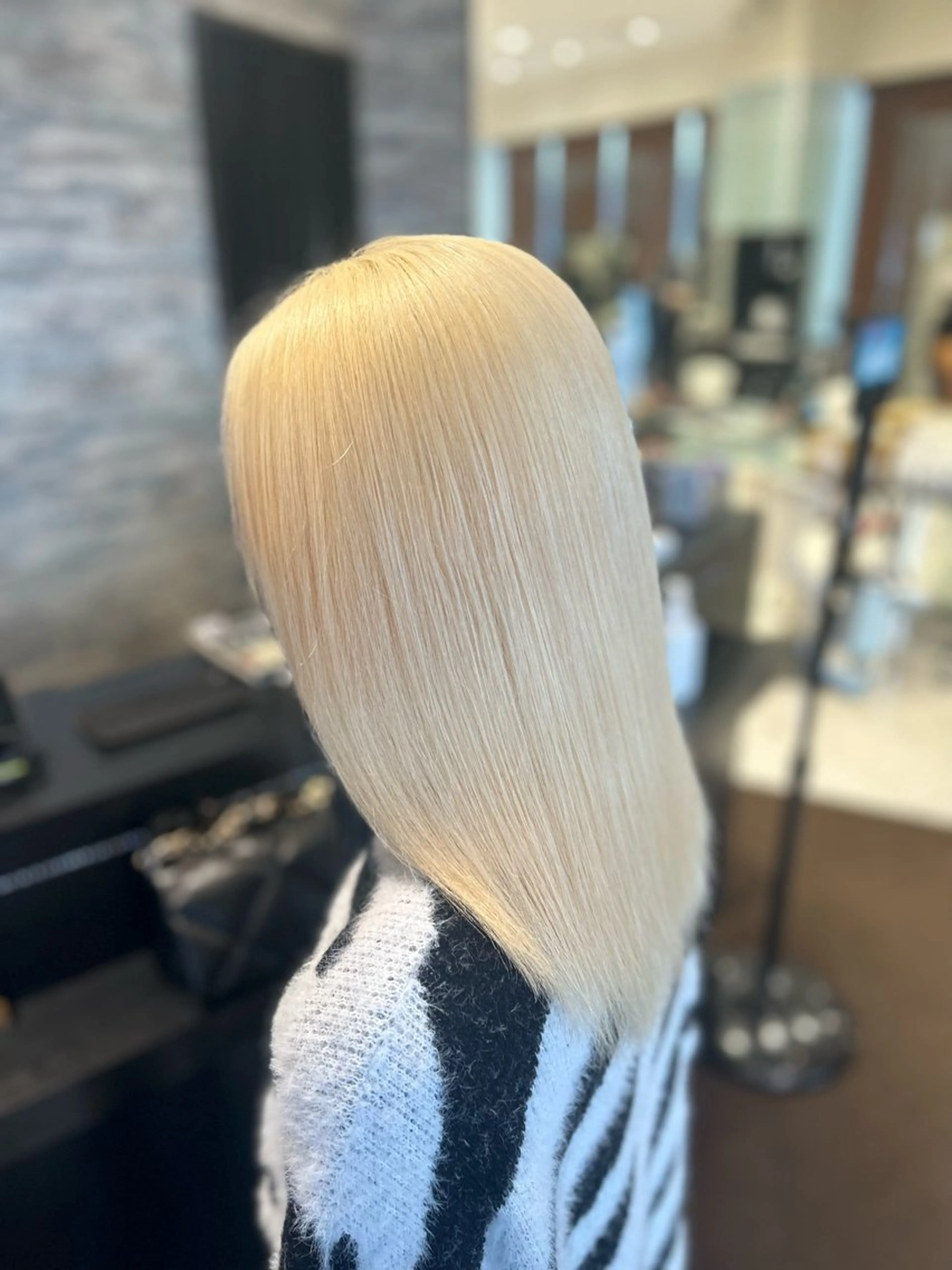 全体ブリーチ＋オーガニックカラーの写真