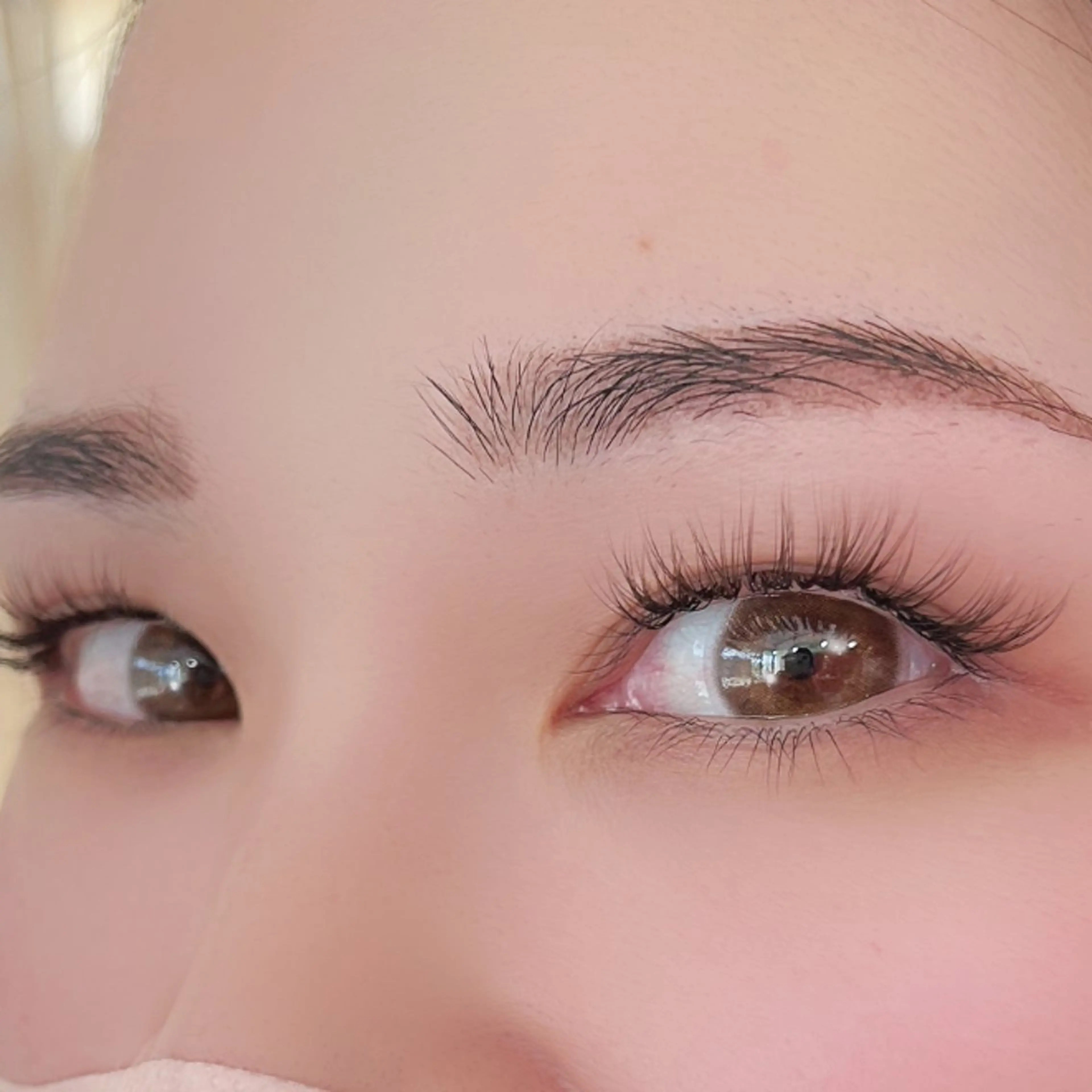 マツエク・マツパ バインドロック カラーマツエク 沓掛 茜のマツエク・マツパデザイン