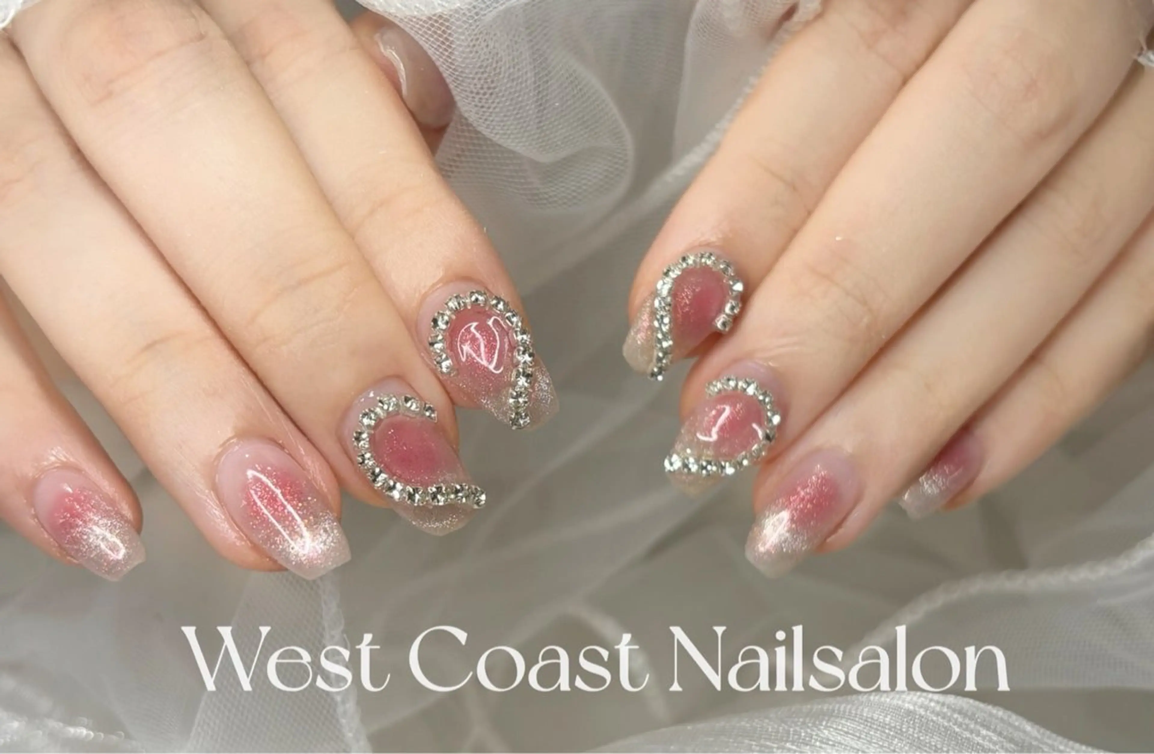 ネイル リボン、ガーリー パーツ放題専門店のネイルデザイン