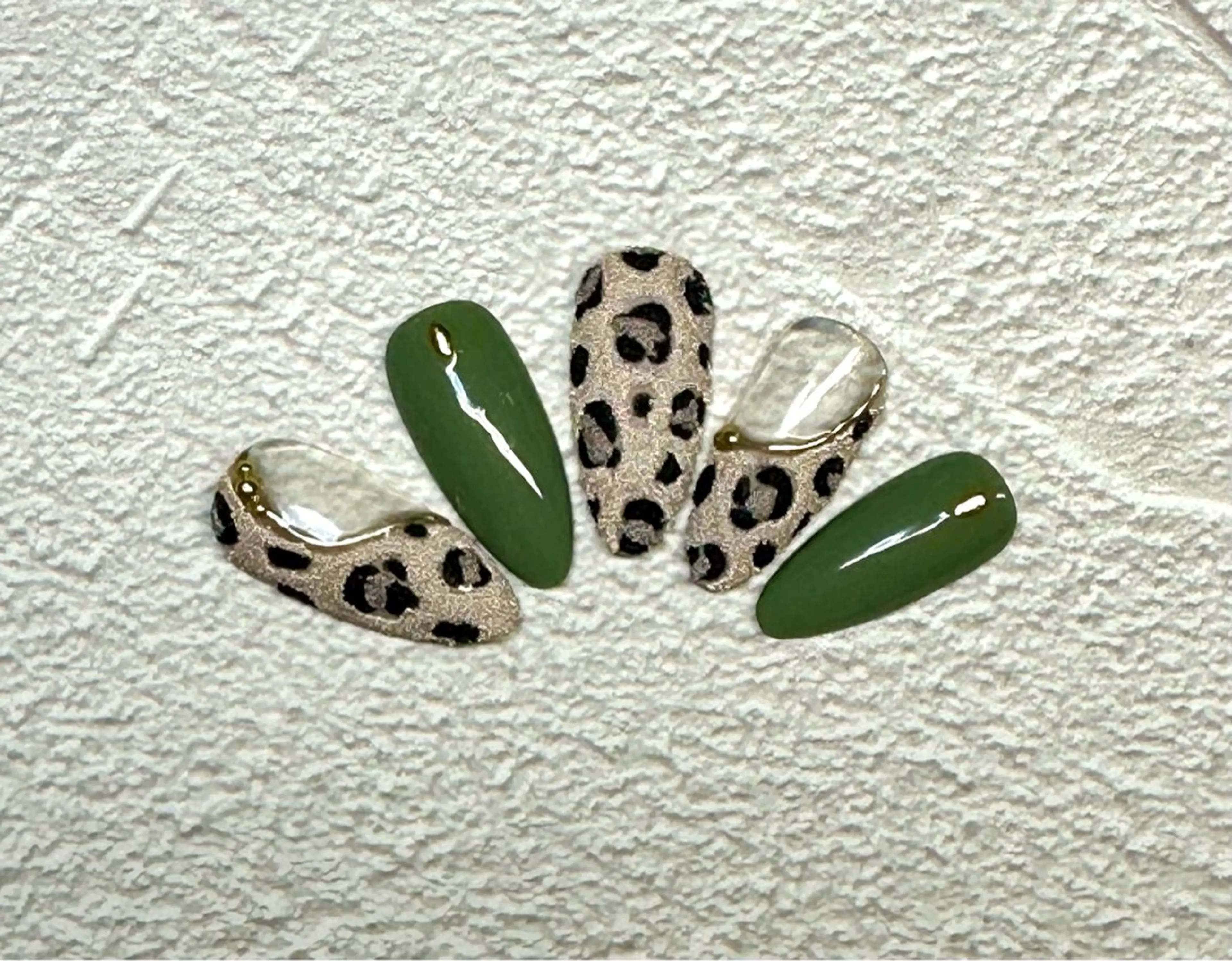 ネイル アニマル柄 アートネイル ミラーネイル M.N_ nailのネイルデザイン