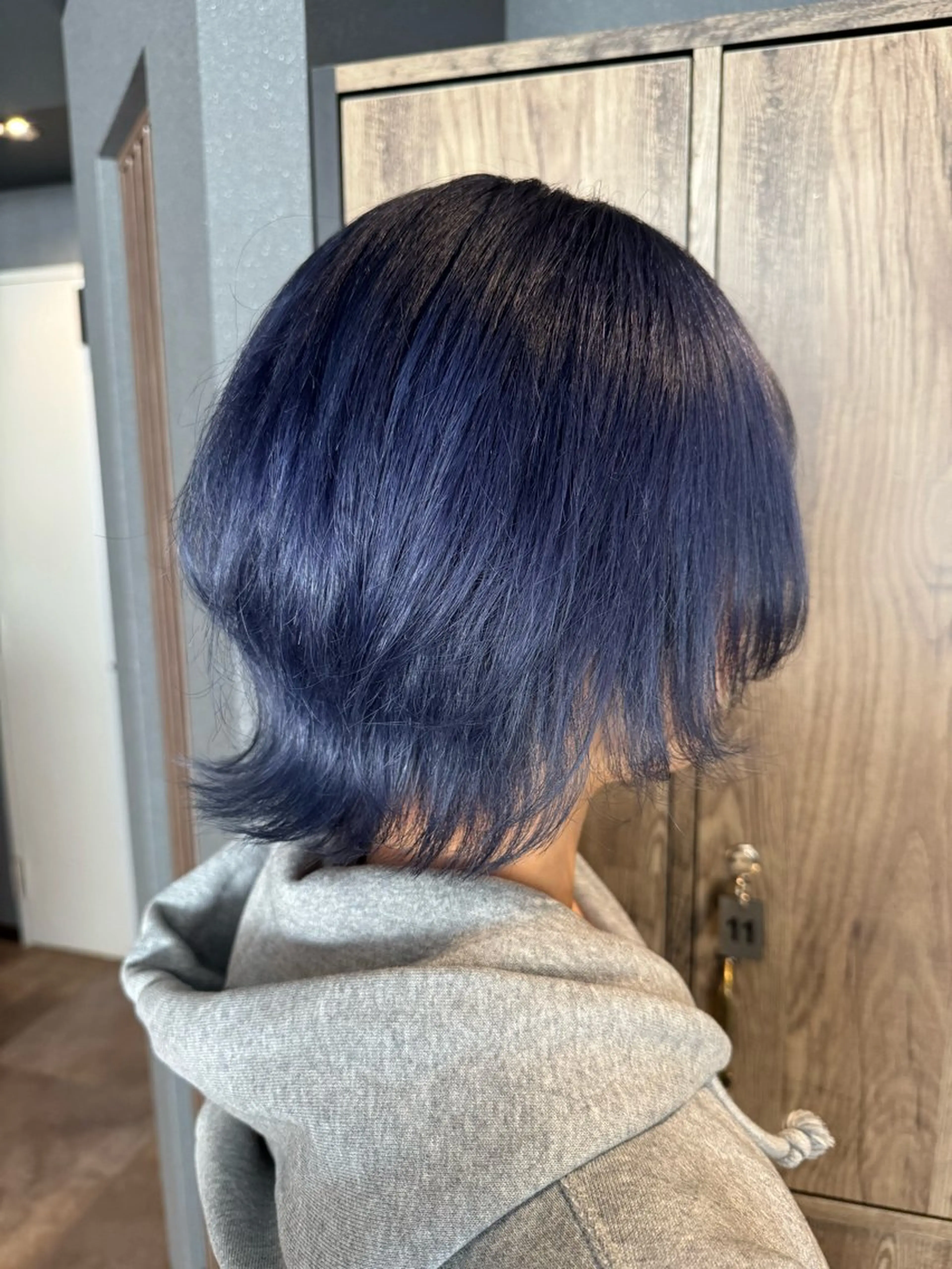 ミディアム カラー ブリーチ ブルーカラー ダブルカラー ワタナベ テルマサのヘアスタイル