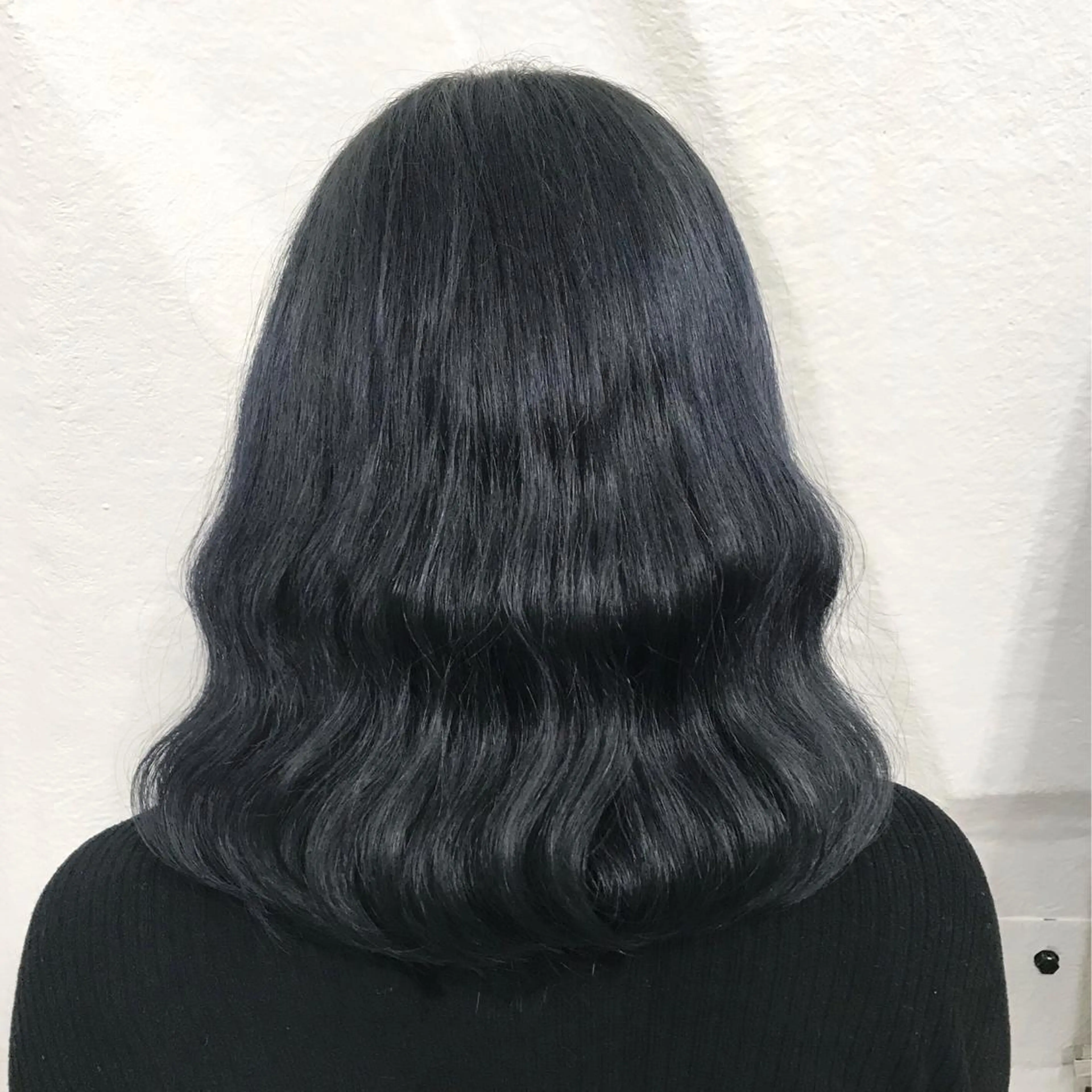 カラー ブリーチ ネイビーカラー サロウィン所属・K-POP好き美容師 🇰🇷Kai.Yのヘアスタイル