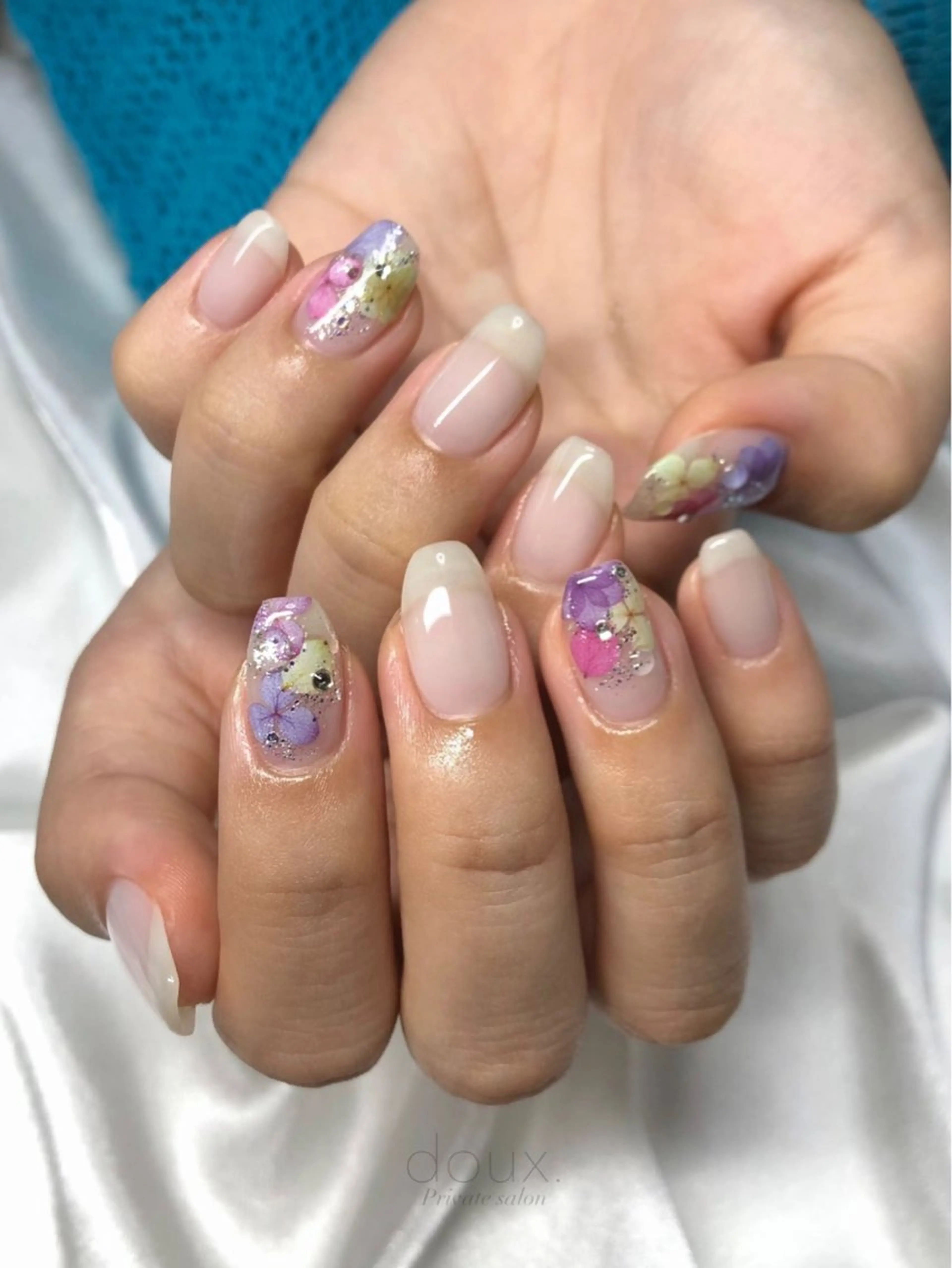 ネイル フラワーネイル 韓国ネイル オフィスネイル ぷっくりネイル 夏ネイル ハンドネイル doux. nailのネイルデザイン