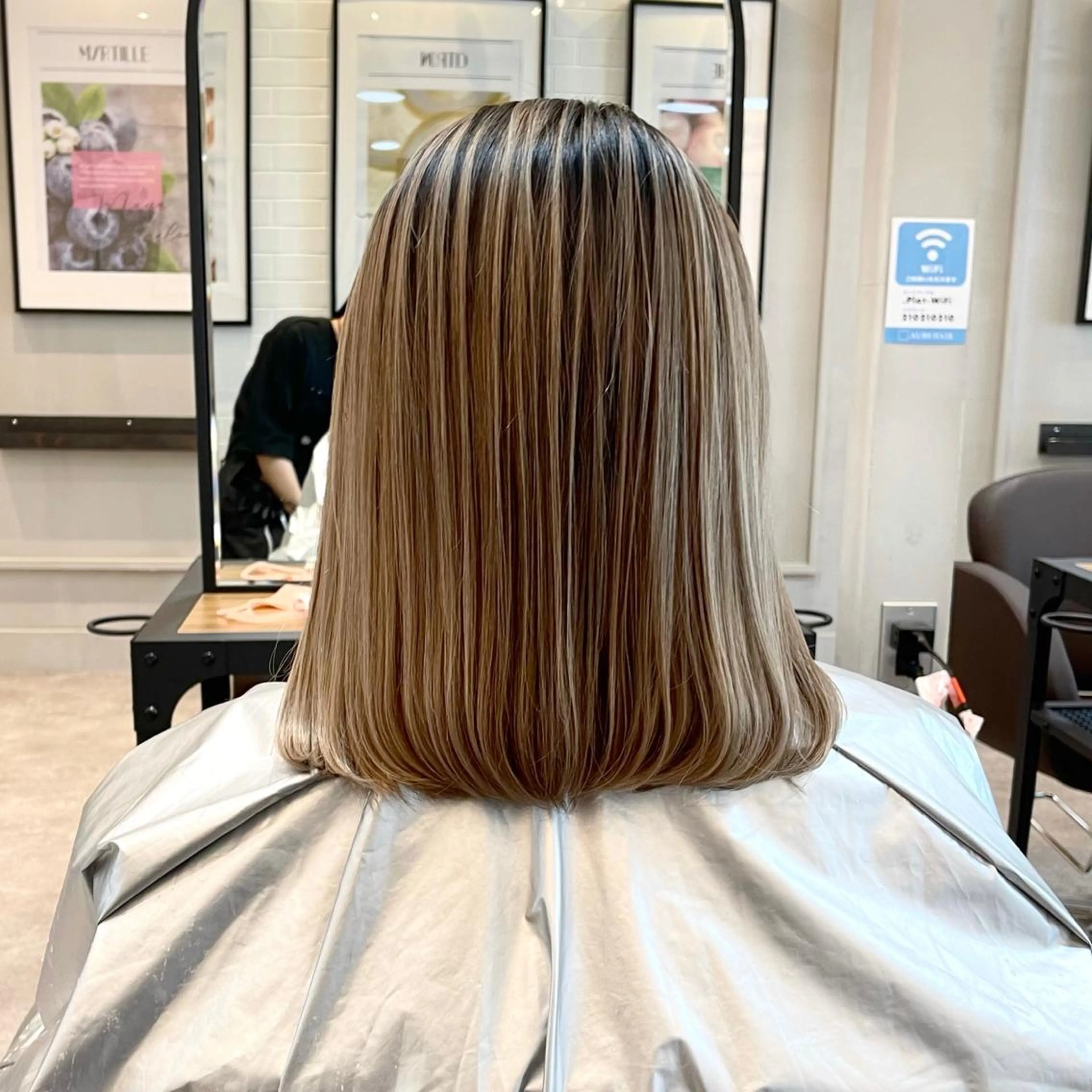 ミディアム カラー バレイヤージュ デザインカラー ハイライトカラー 外国人風カラー ハイライト カット ヘアカラー トリートメント アンドウ ユウ/ レイヤーカット/韓国のヘアスタイル