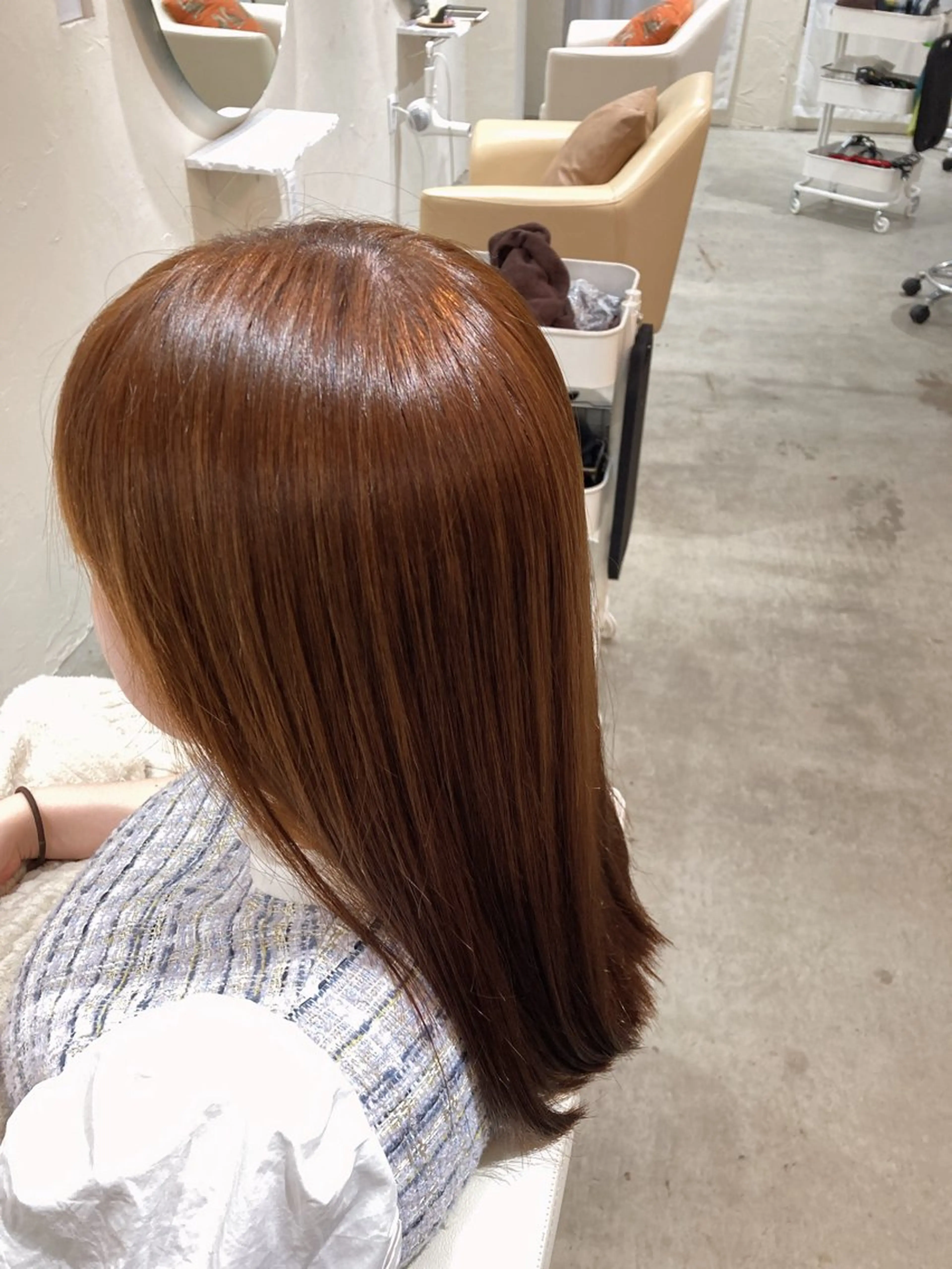 セミロング 酸性ストレート 川崎ハツメイ✨篠原 裕里のヘアスタイル