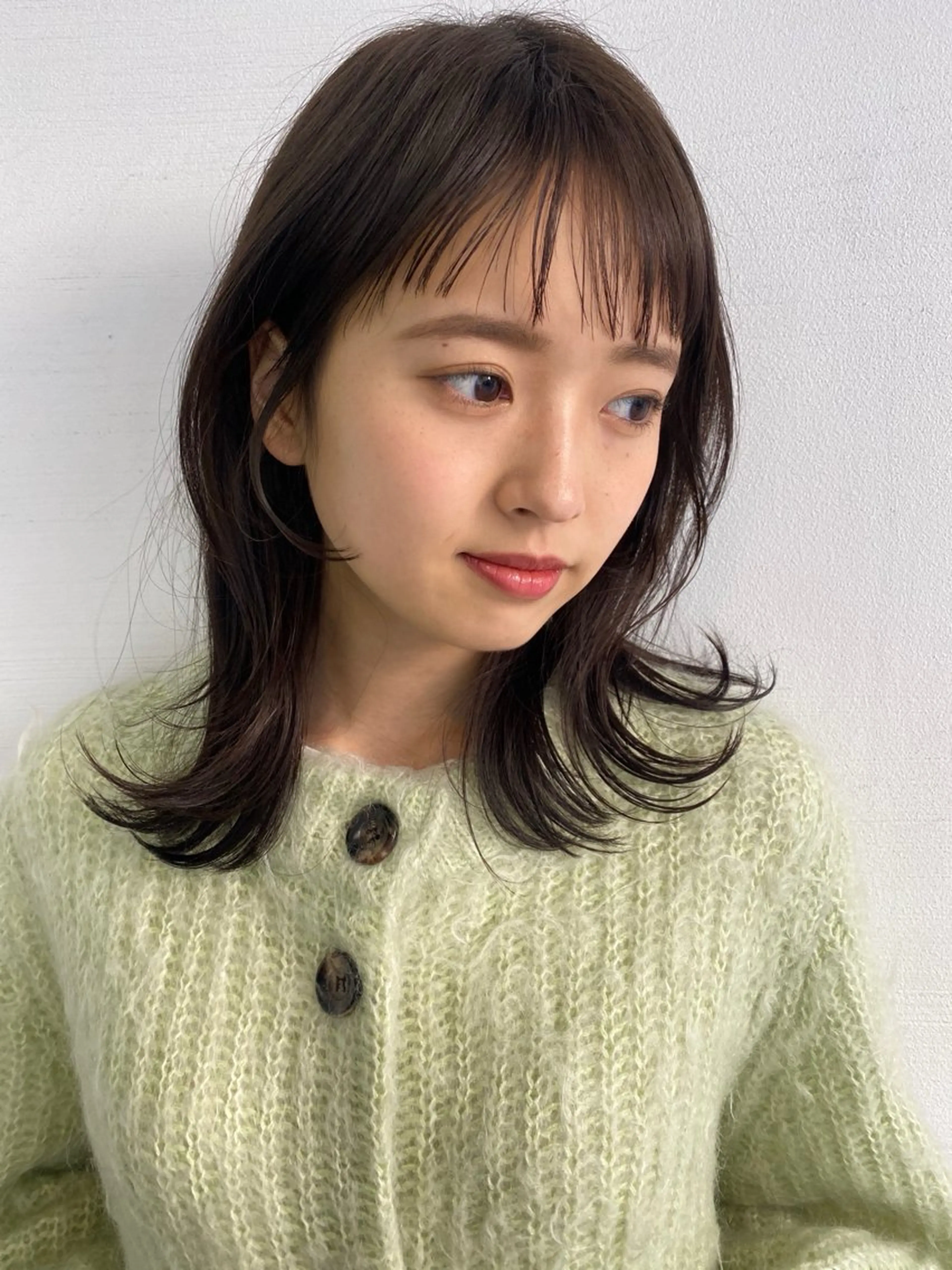 ミディアム カラー くびれヘア カット ヘアカラー ミディアム/ベージュ 💖Emmy💖のヘアスタイル