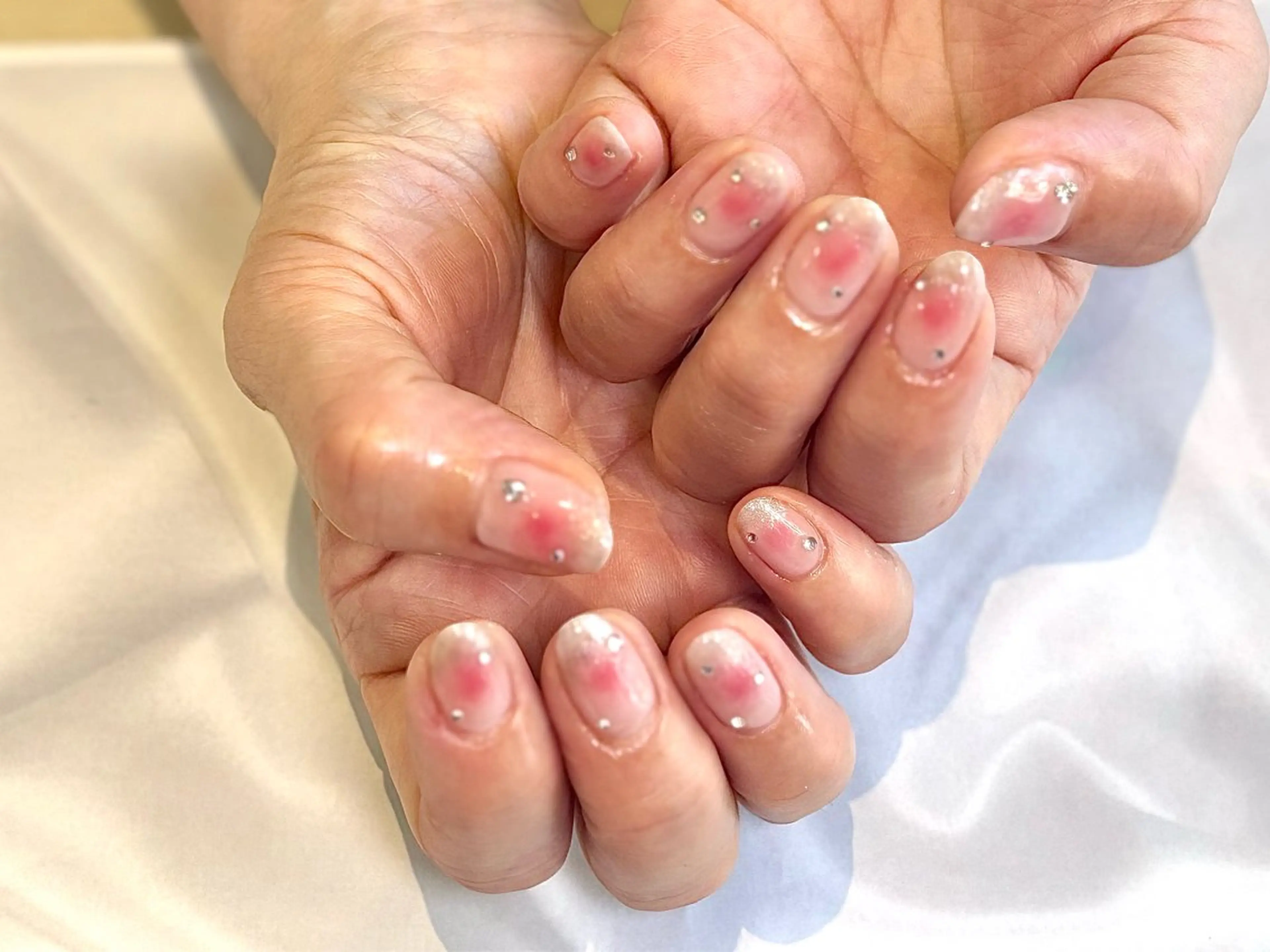 ネイル チークネイル ハンドネイル 秋山 香穂のネイルデザイン